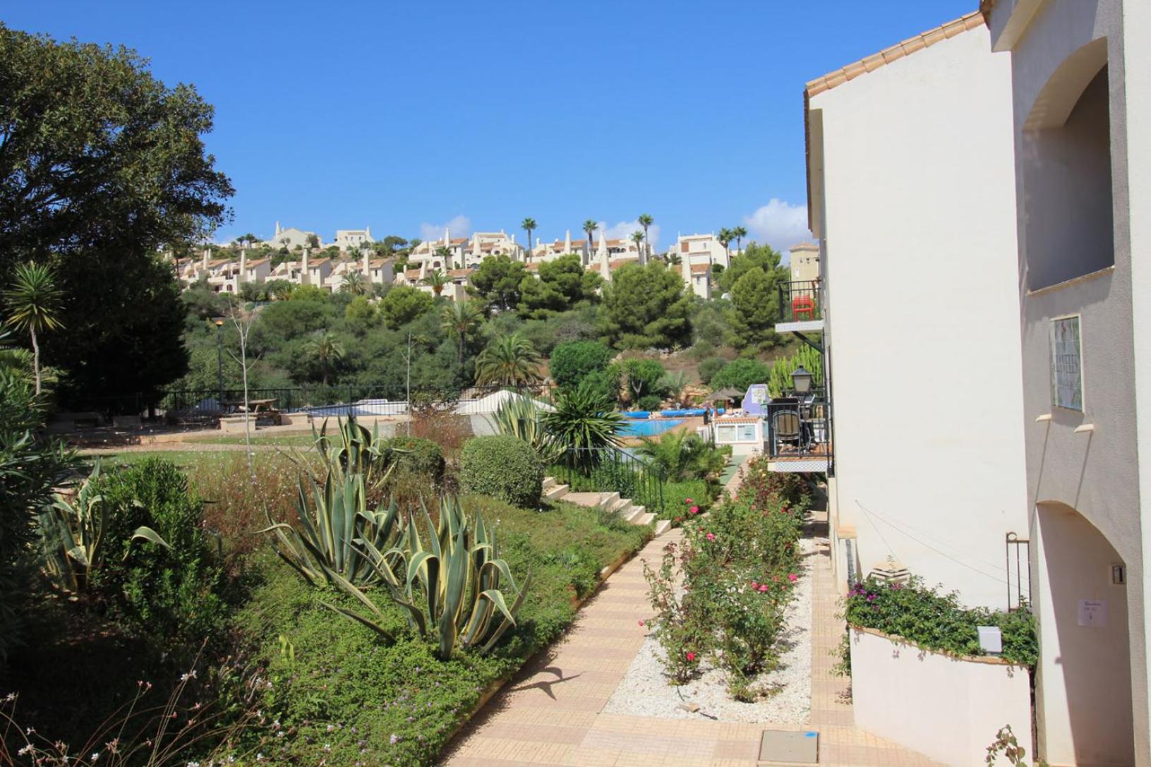 Three Bedroom Two Bathroom Apartment In Bellaluz