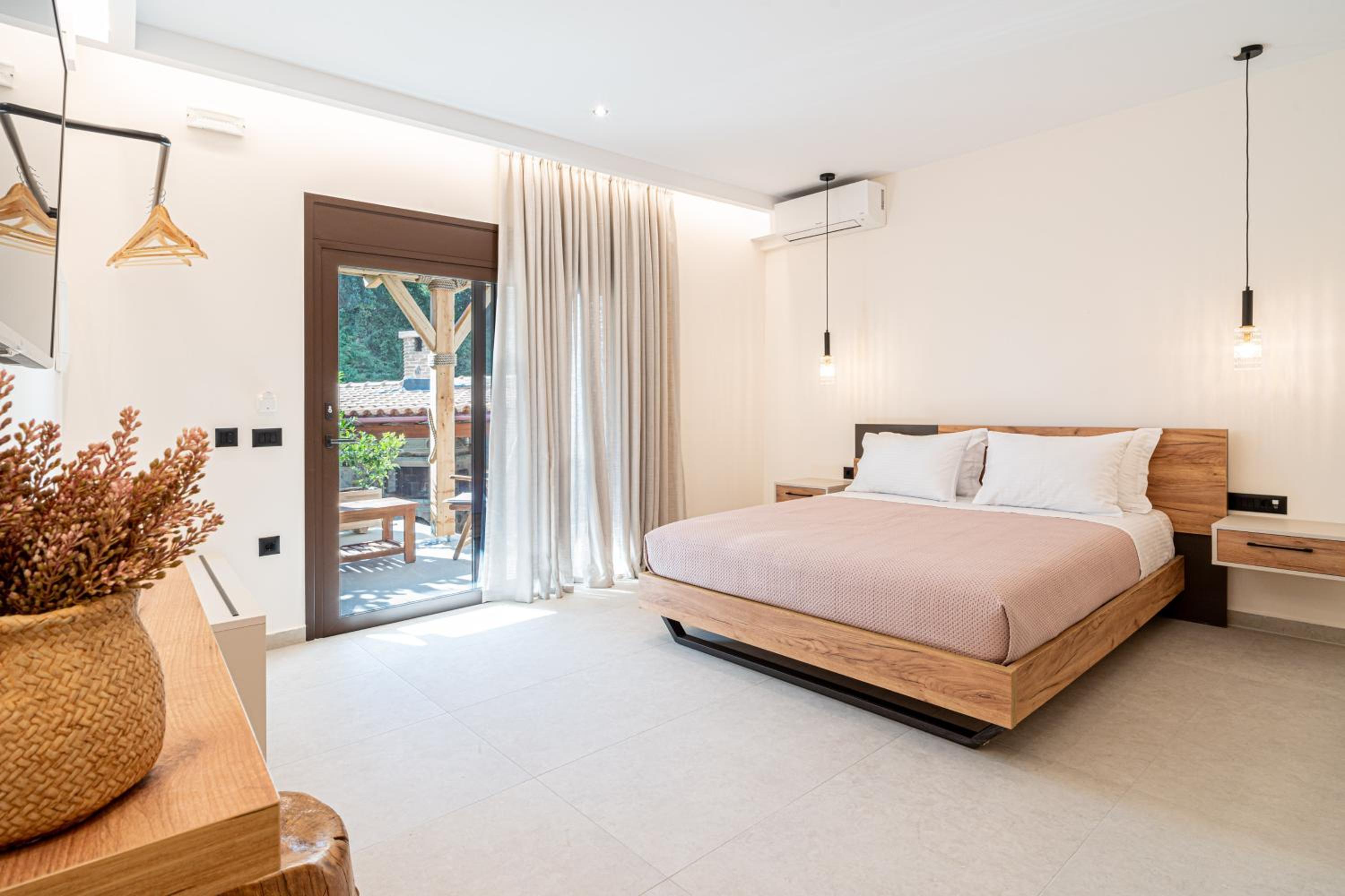 Aetheria Suites photo 2