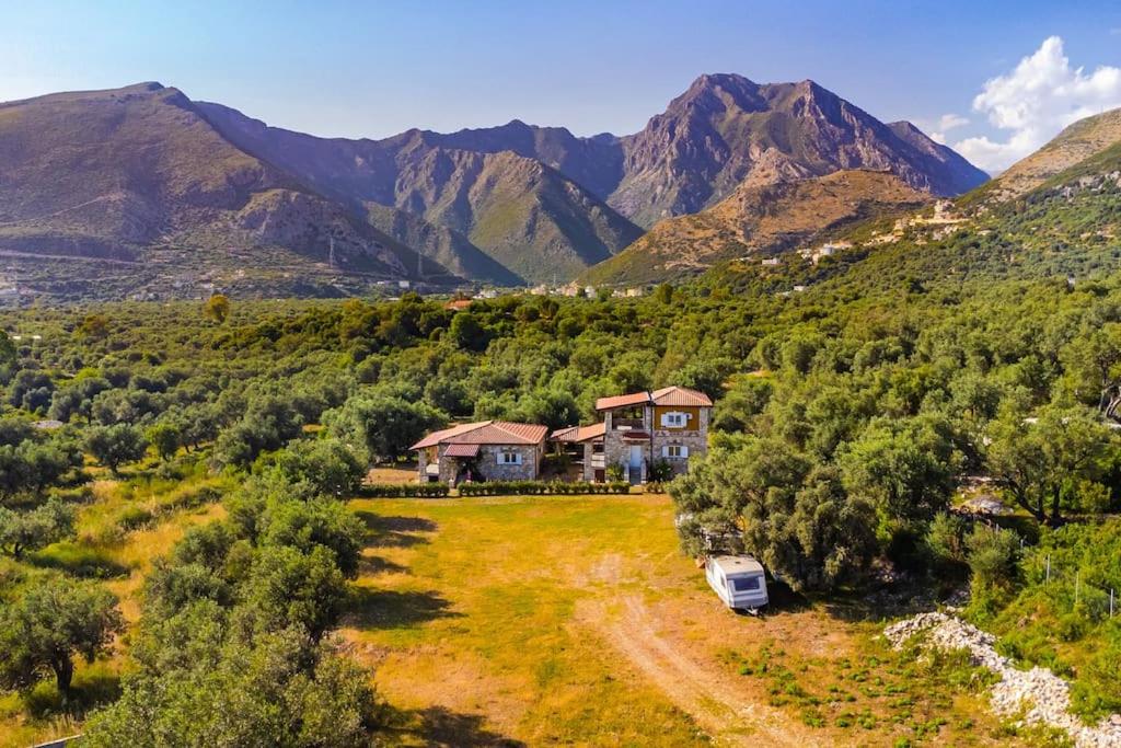 Siar The Small Villa by PikHost