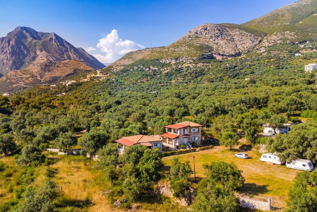 Siar The Small Villa by PikHost