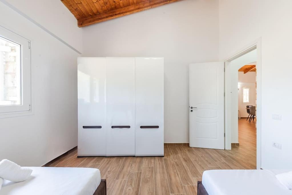Siar The Small Villa by PikHost