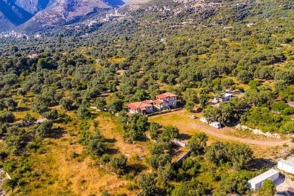 Siar The Small Villa by PikHost