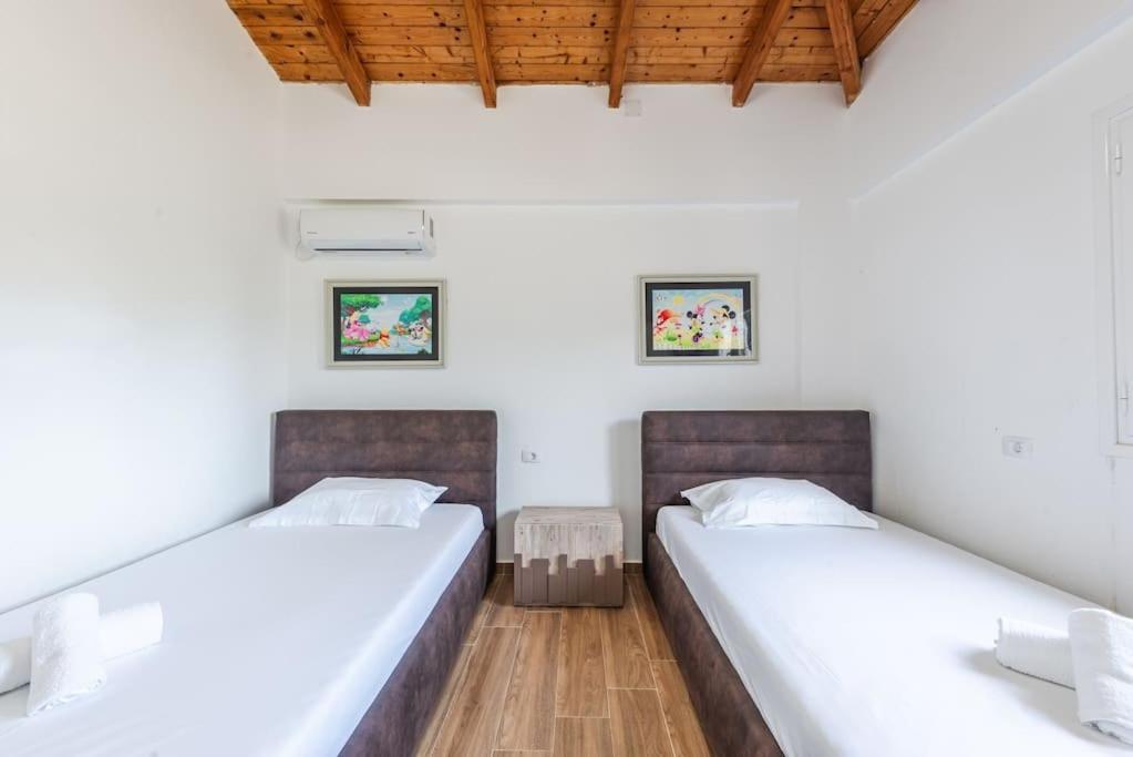 Siar The Small Villa by PikHost