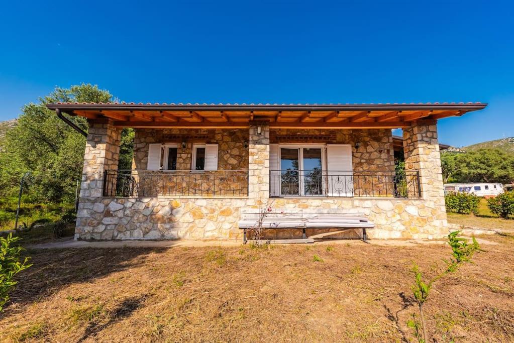 Siar The Small Villa by PikHost