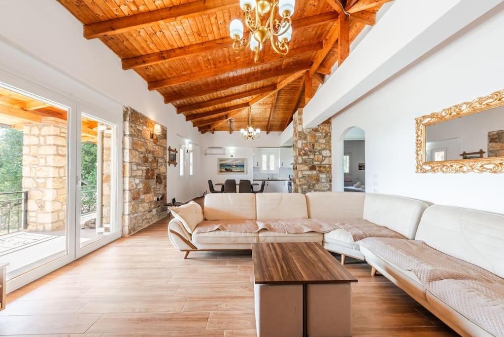Siar The Small Villa by PikHost