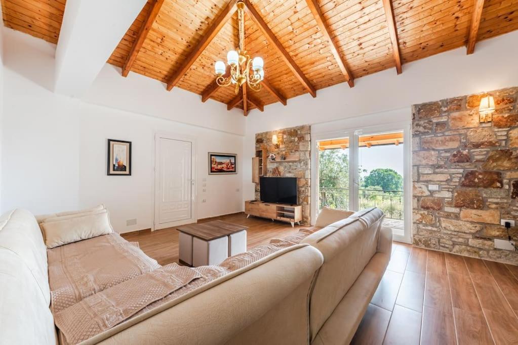 Siar The Small Villa by PikHost