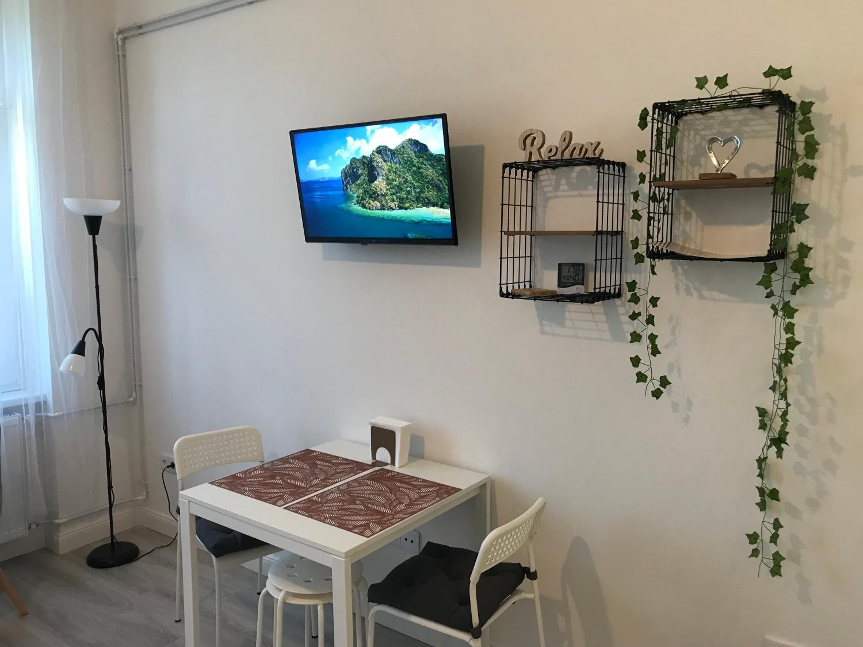 A Lovley newly decorated fully equipped apartment walking distance to the City Park where you will find the world famous Szechenyi thermal bath spa, Museum view 5
