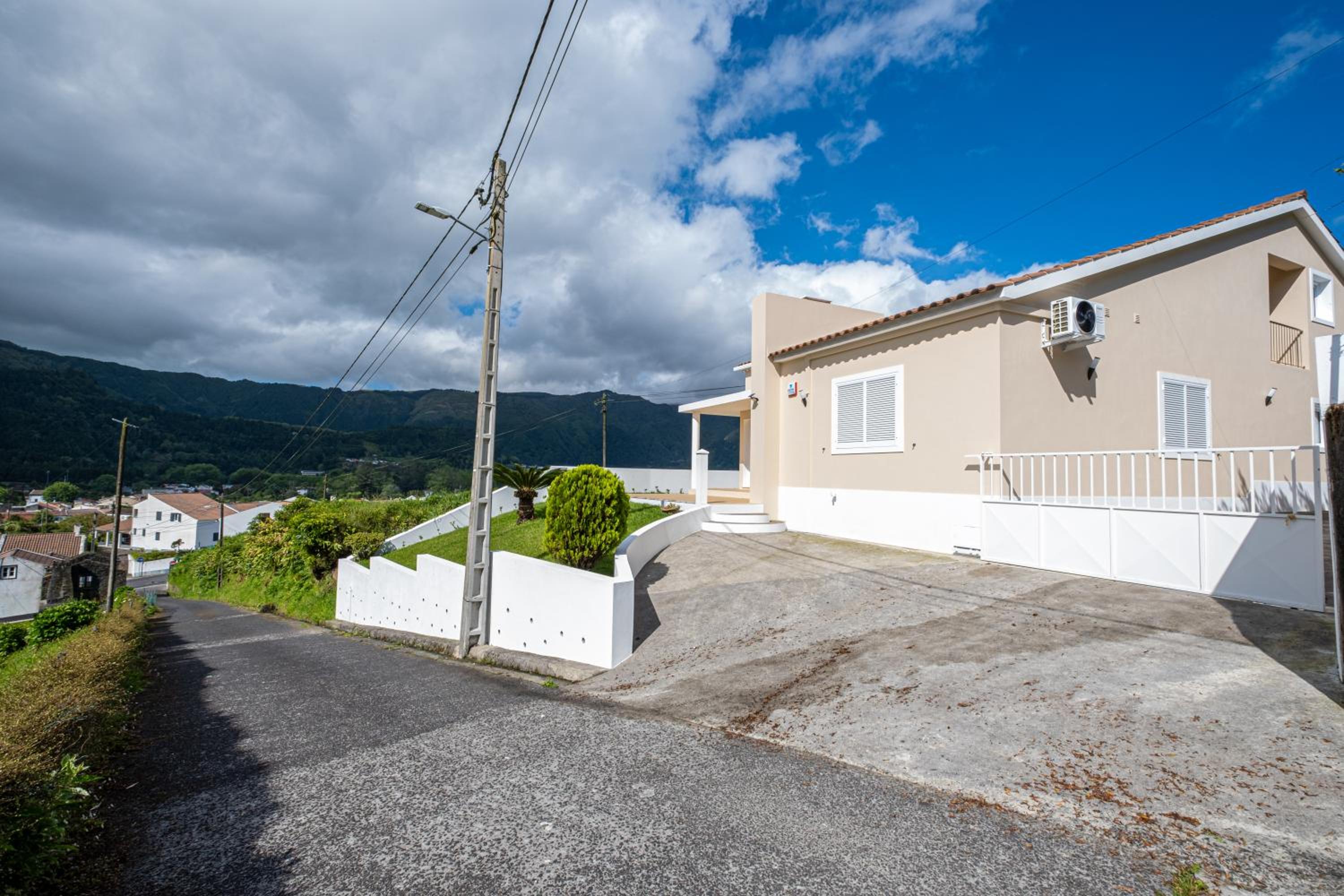 Home In Green Caldera view 5