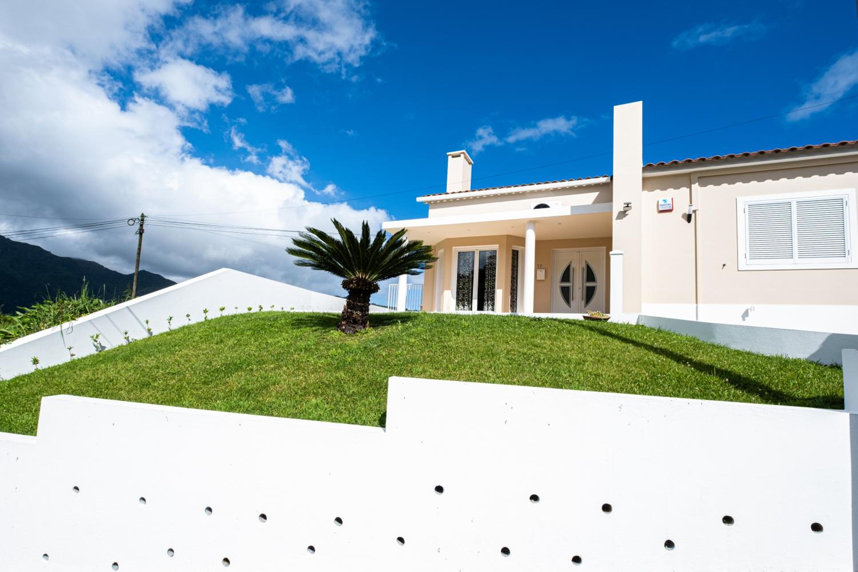 Home In Green Caldera view 4