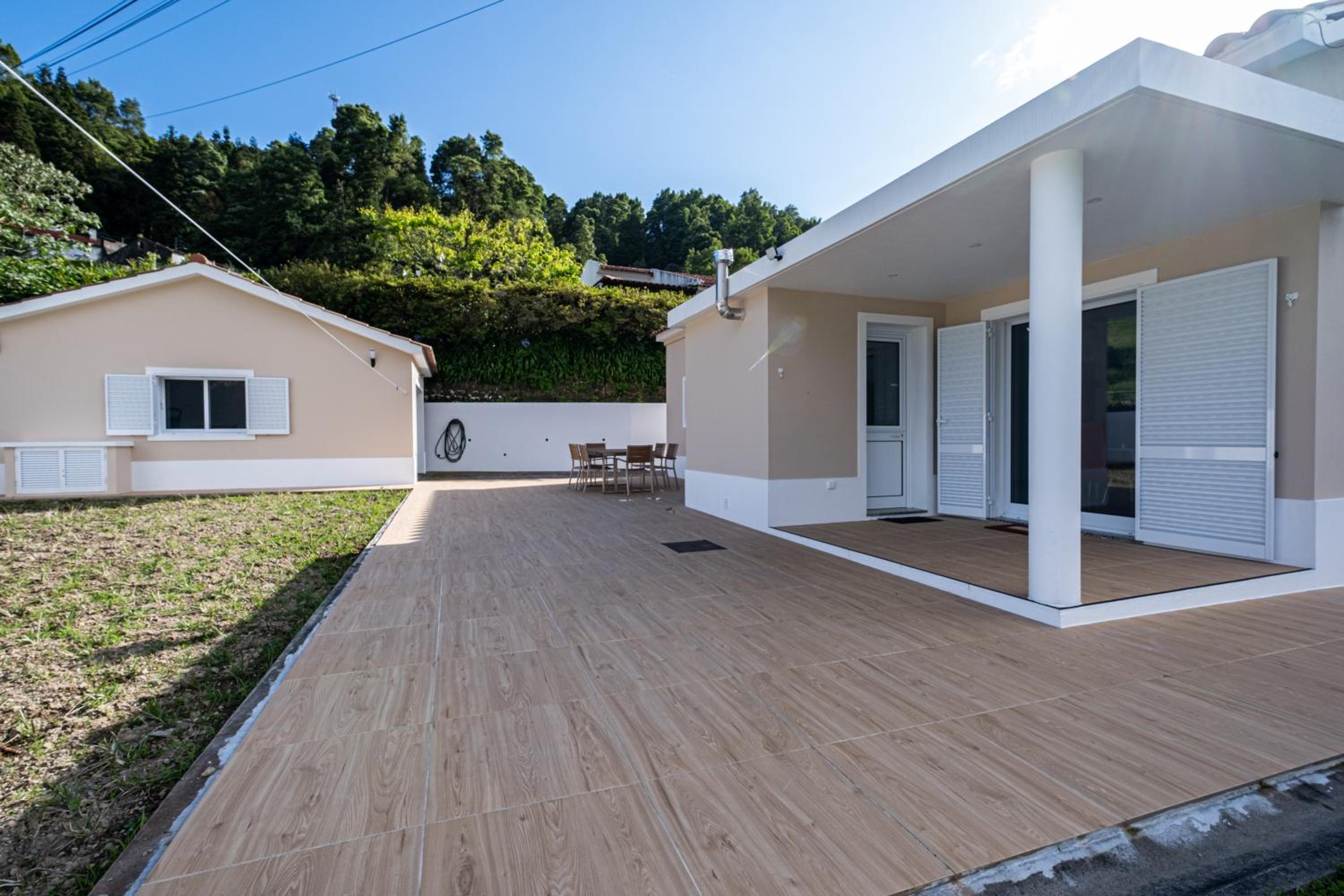 Home In Green Caldera view 2