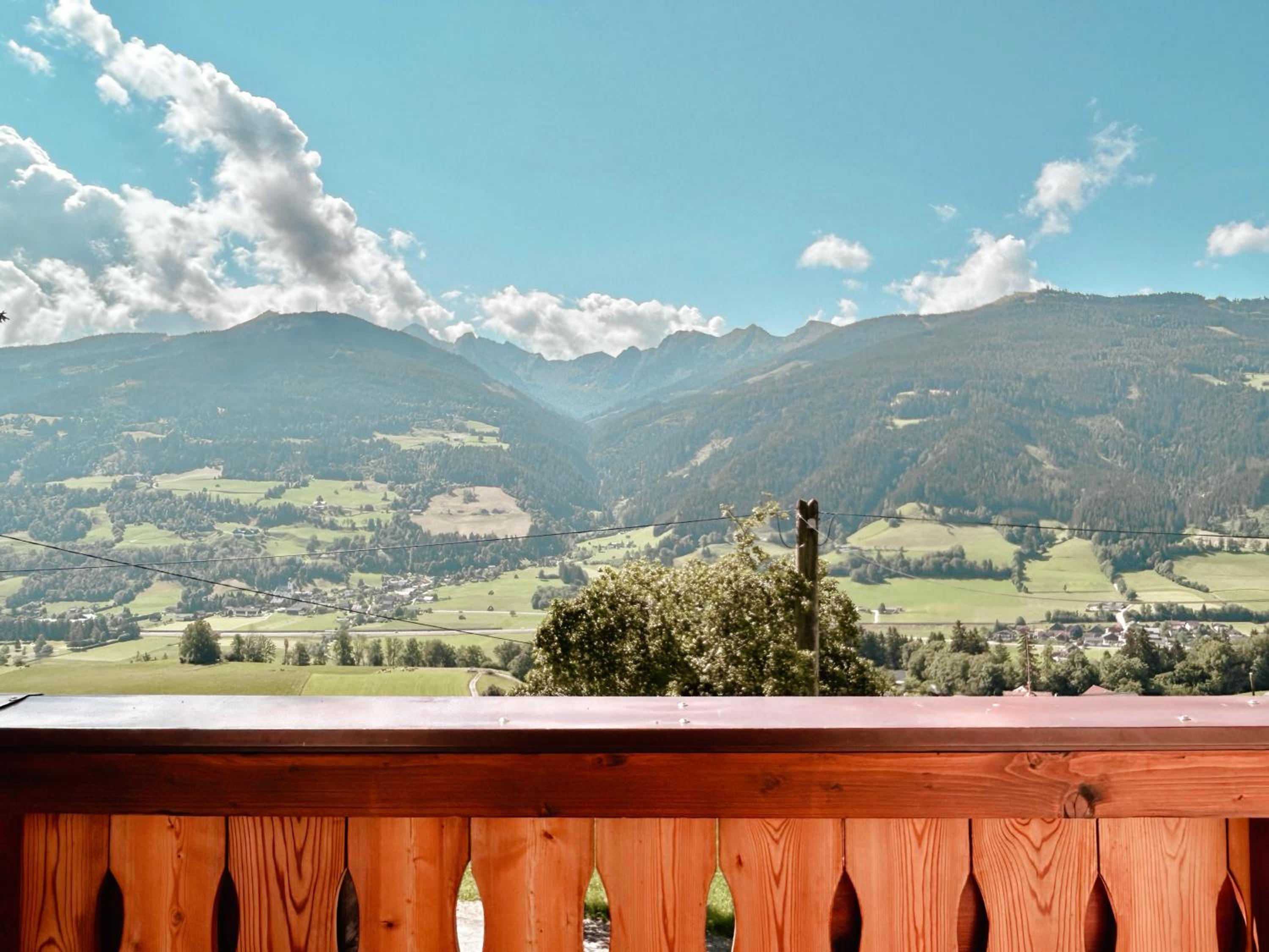 CHILLHAUS Pear Mountain by AA Holiday Homes