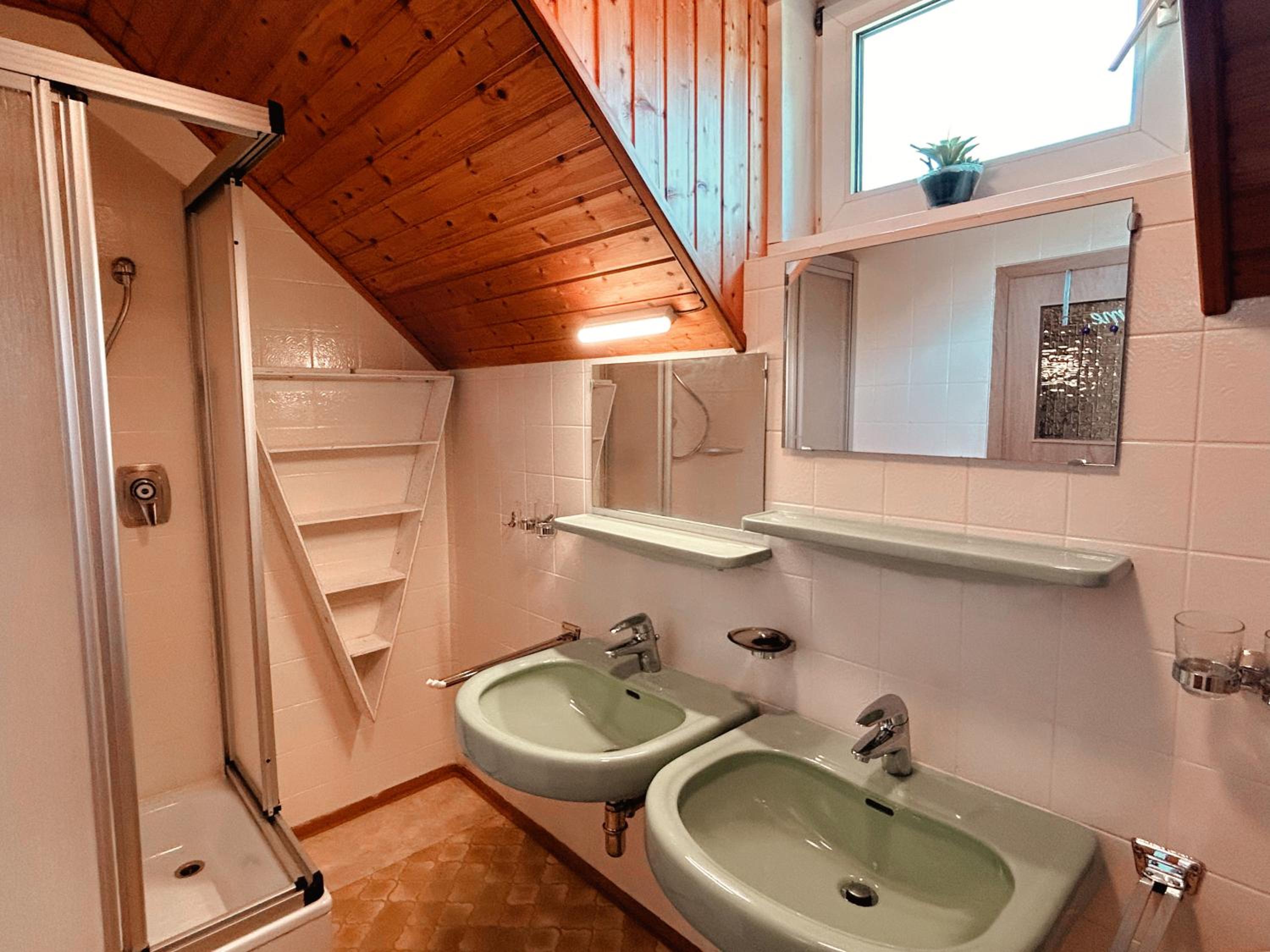 CHILLHAUS Pear Mountain by AA Holiday Homes