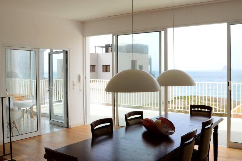 Beautiful Seafront Villa-Mindelo