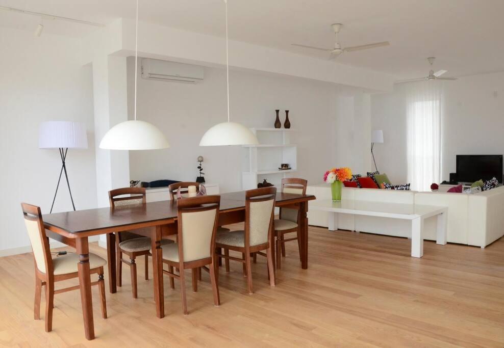 Beautiful Seafront Villa-Mindelo