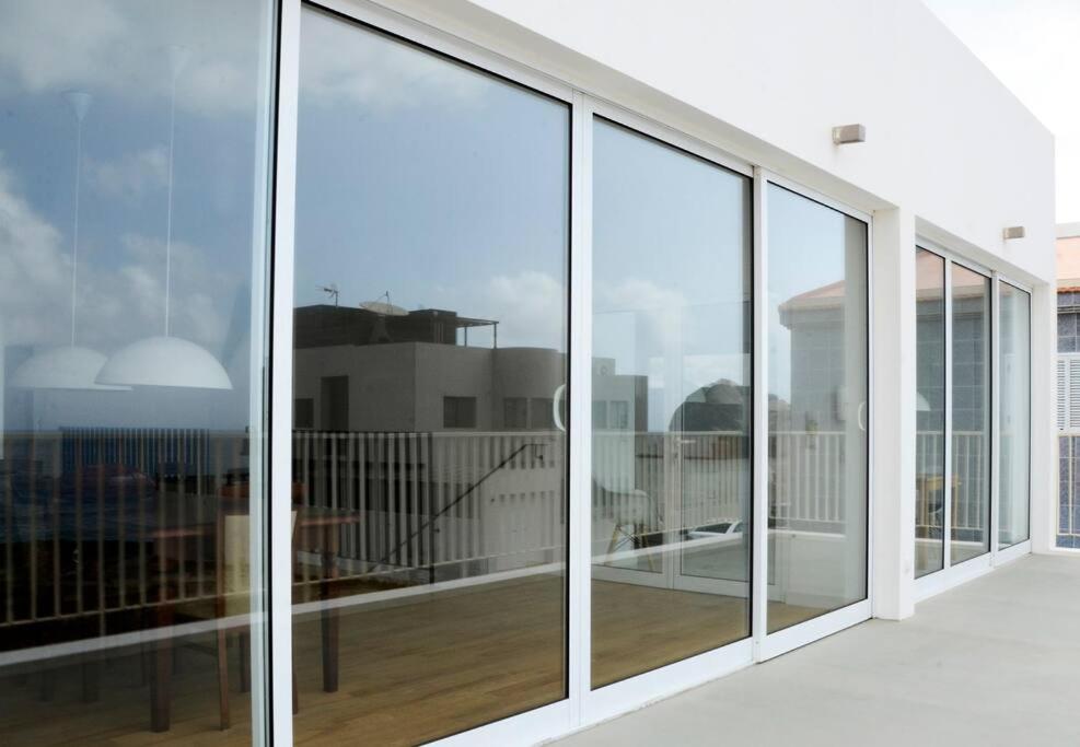 Beautiful Seafront Villa-Mindelo