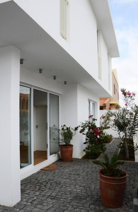 Beautiful Seafront Villa-Mindelo
