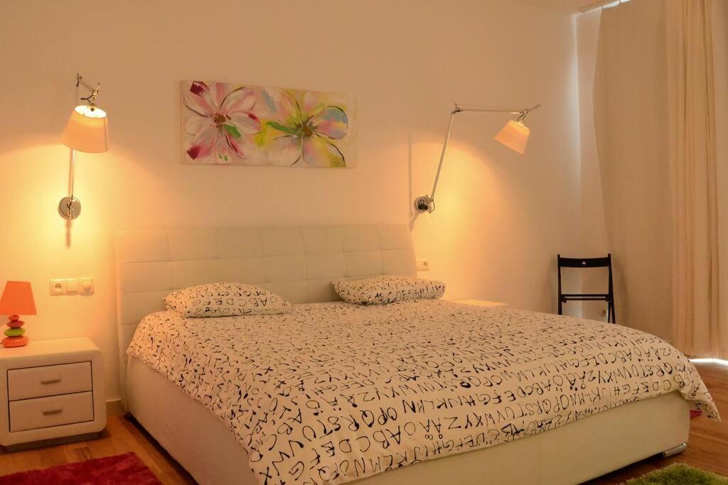 Beautiful Seafront Villa-Mindelo