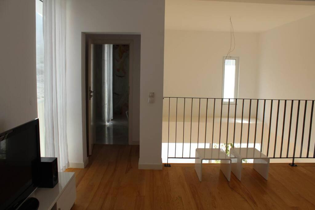 Beautiful Seafront Villa-Mindelo