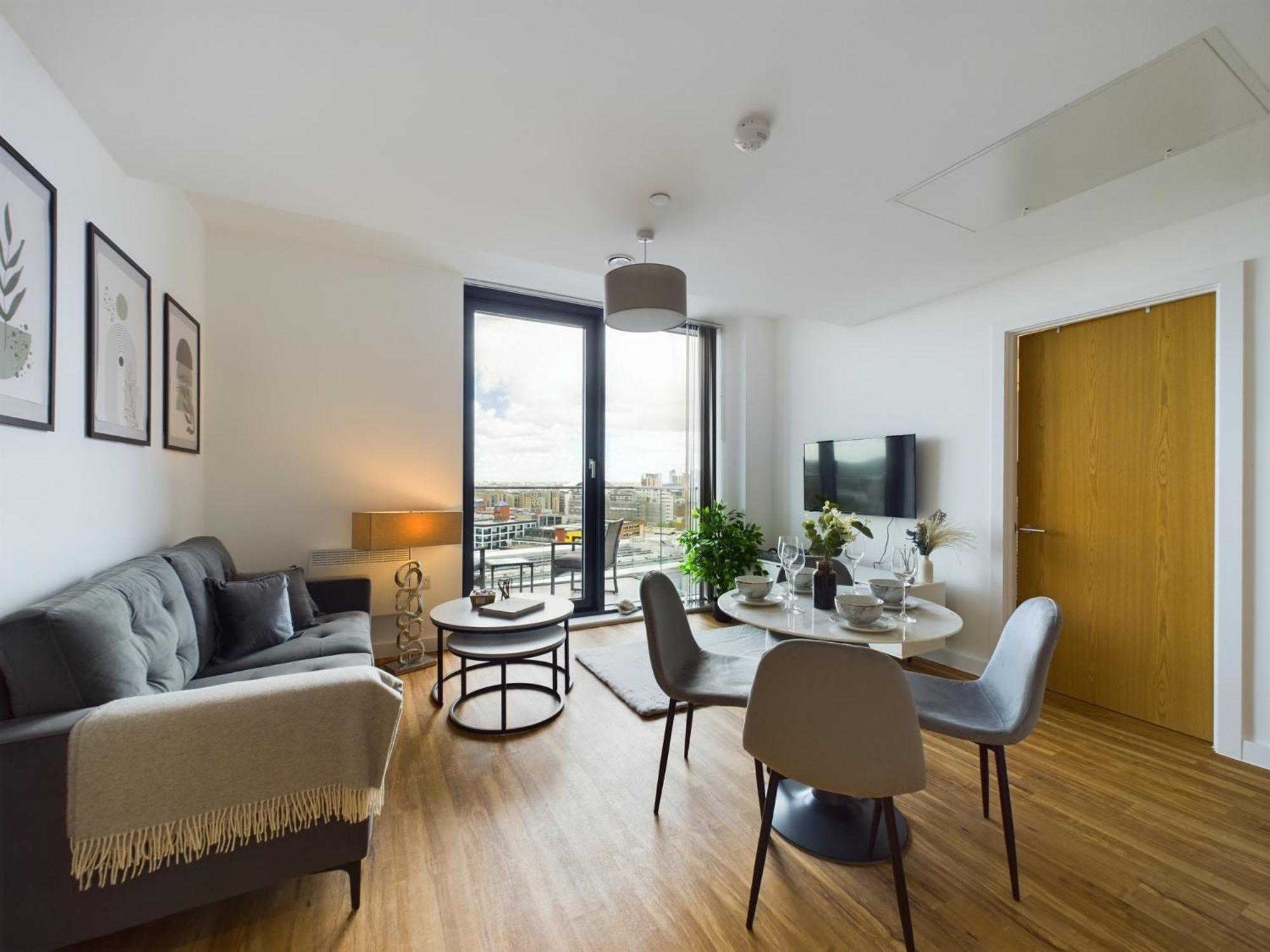 NEW! 2 Bedroom Flat in Manchester Waters by Stay With Us, Perfect for Families, Couples & Groups, FREE Private Parking! view 2