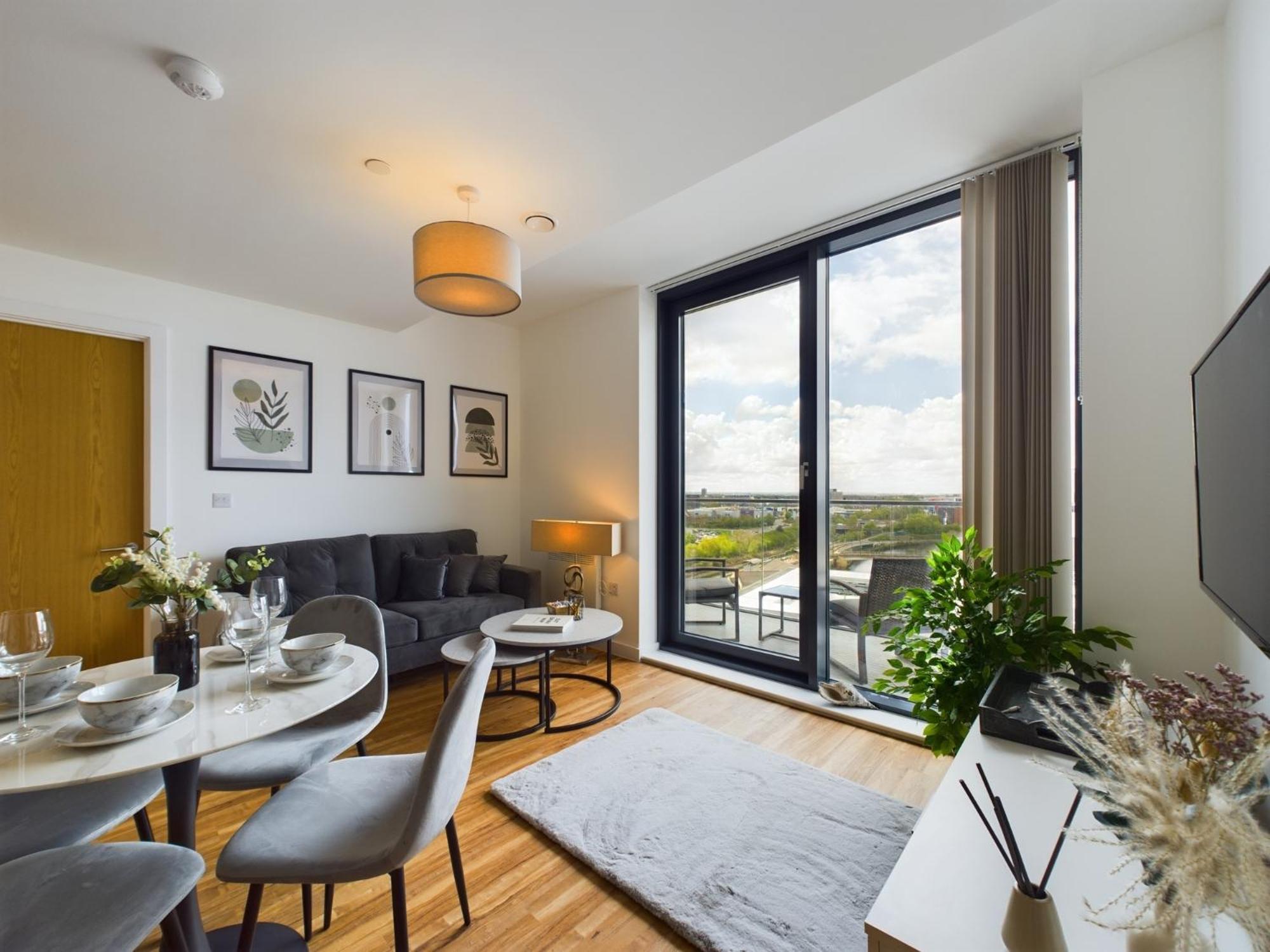 NEW! 2 Bedroom Flat in Manchester Waters by Stay With Us, Perfect for Families, Couples & Groups, FREE Private Parking! view 4