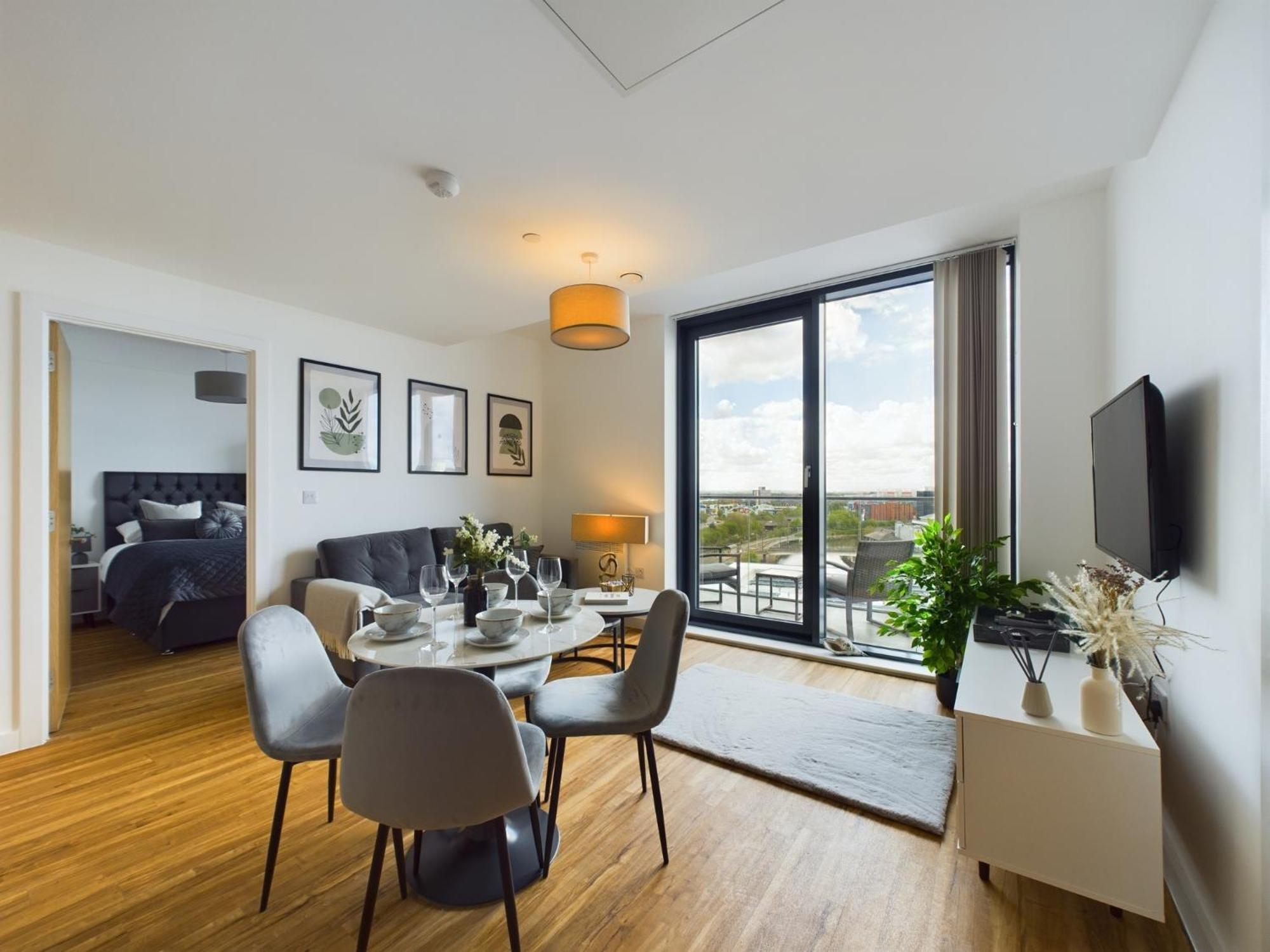 NEW! 2 Bedroom Flat in Manchester Waters by Stay With Us, Perfect for Families, Couples & Groups, FREE Private Parking! view 5
