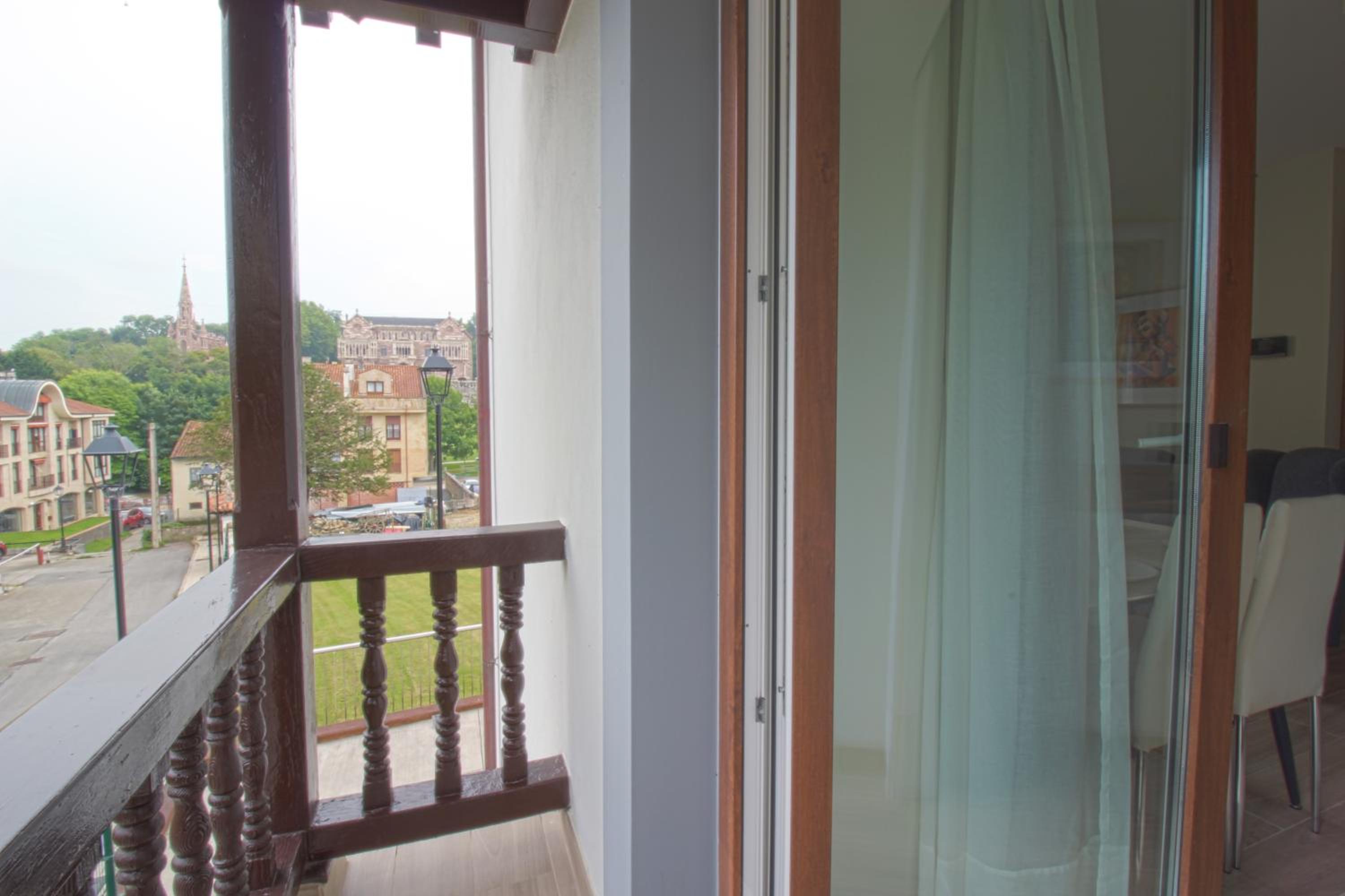 Apartamentos Turísticos La Pontificia