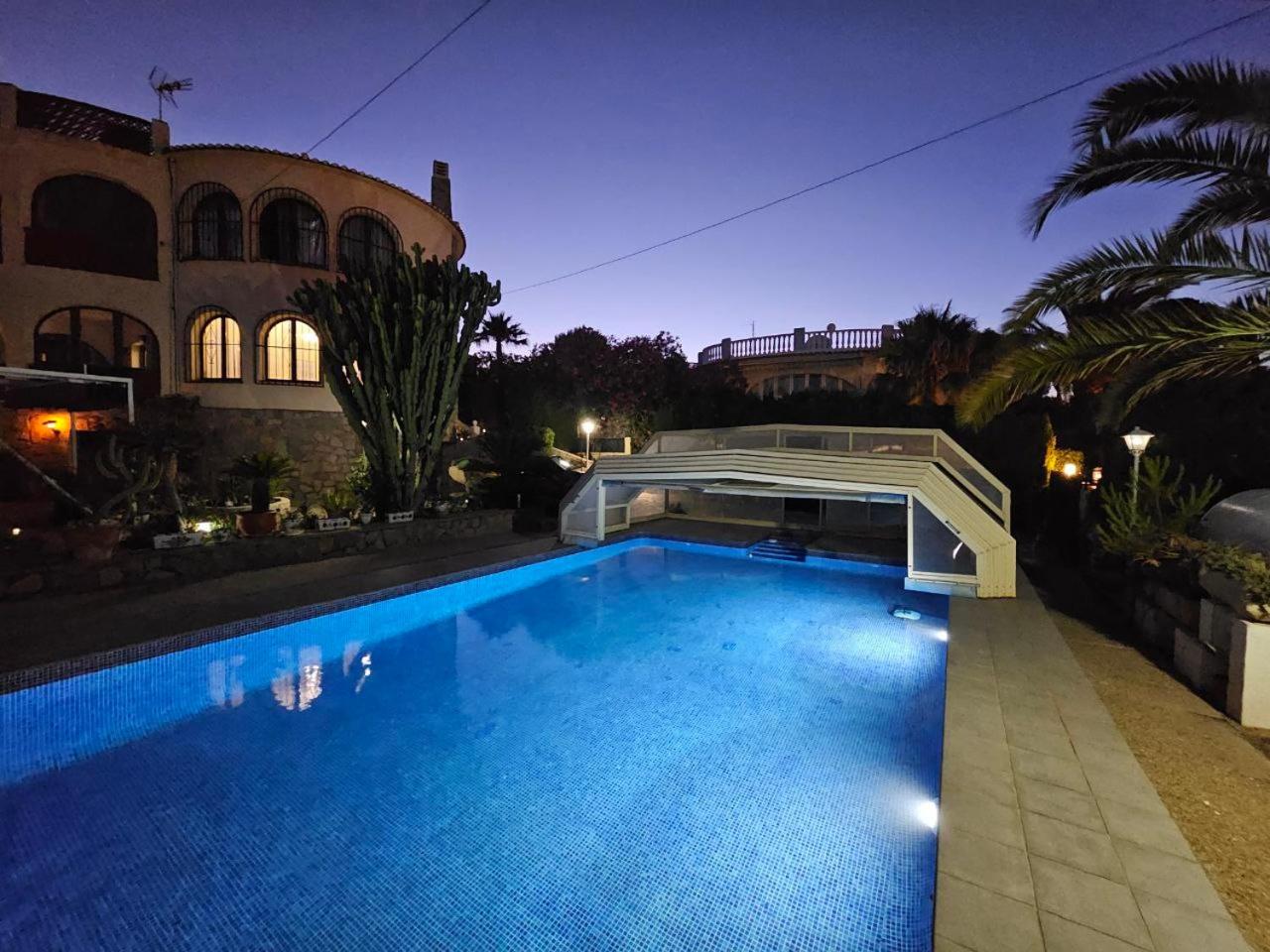 Chalet Los Almendros con piscina privada