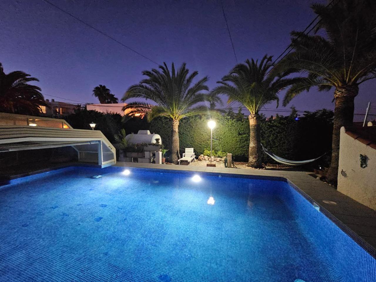 Chalet Los Almendros con piscina privada