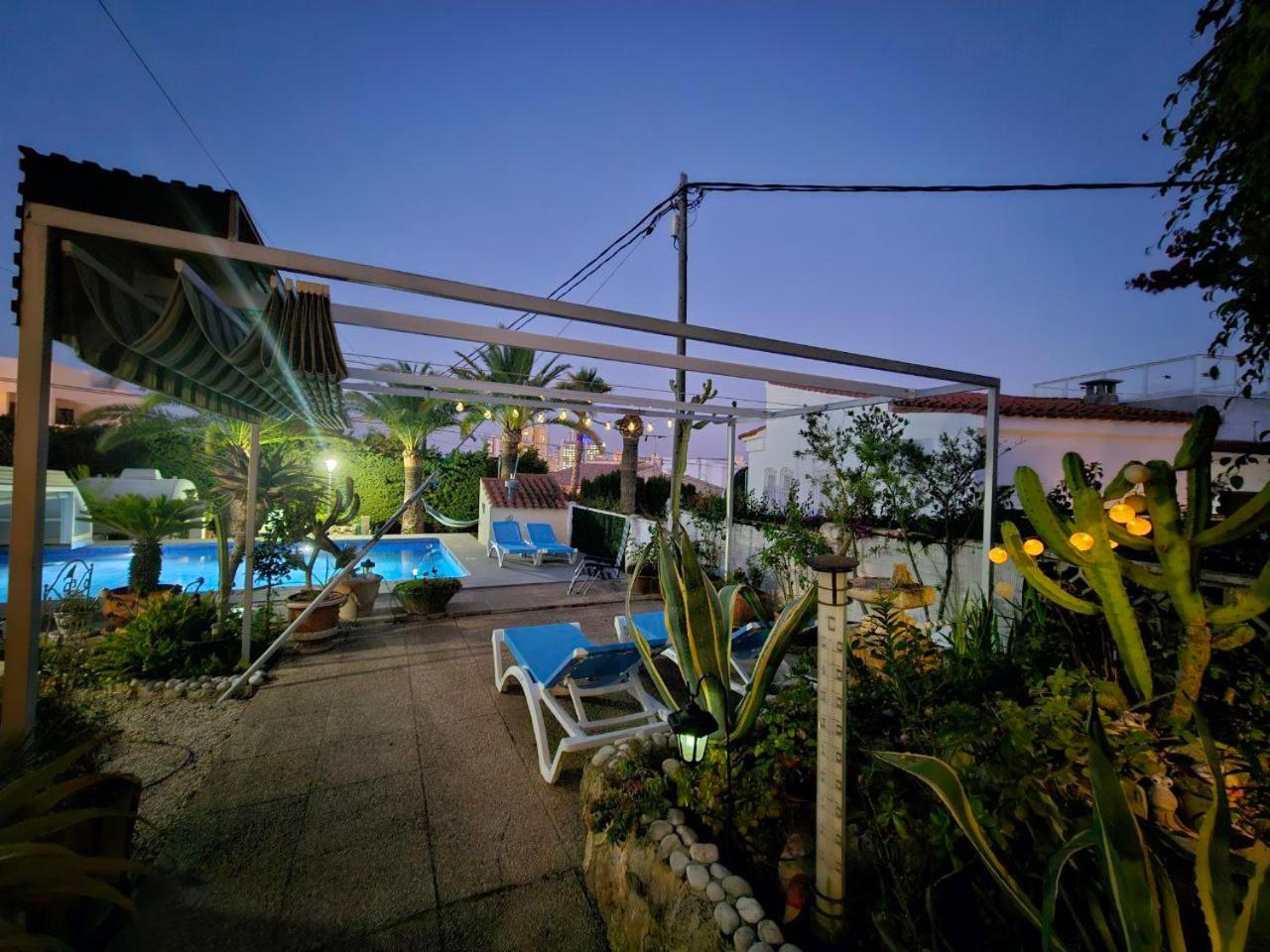 Chalet Los Almendros con piscina privada