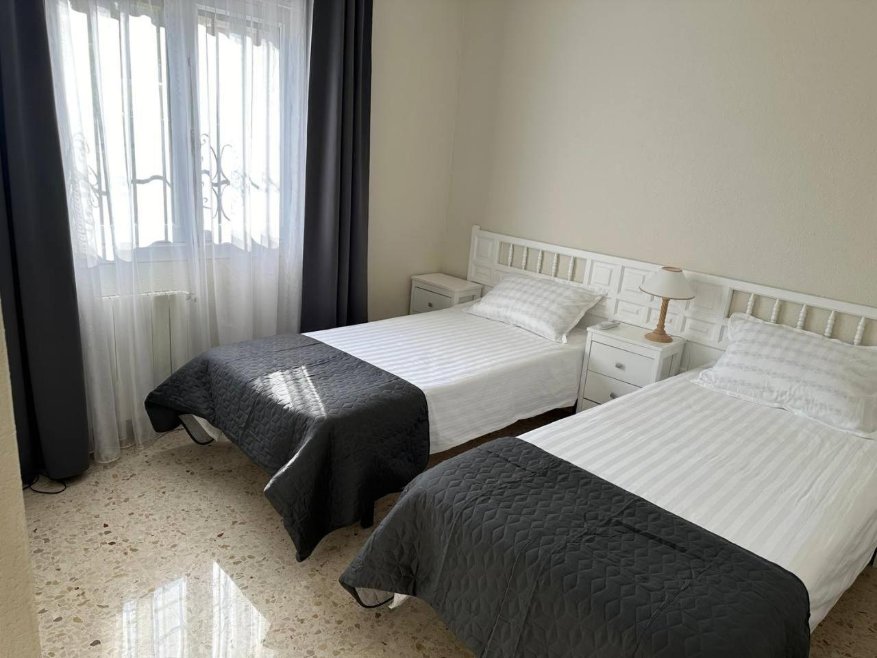 Chalet Los Almendros con piscina privada