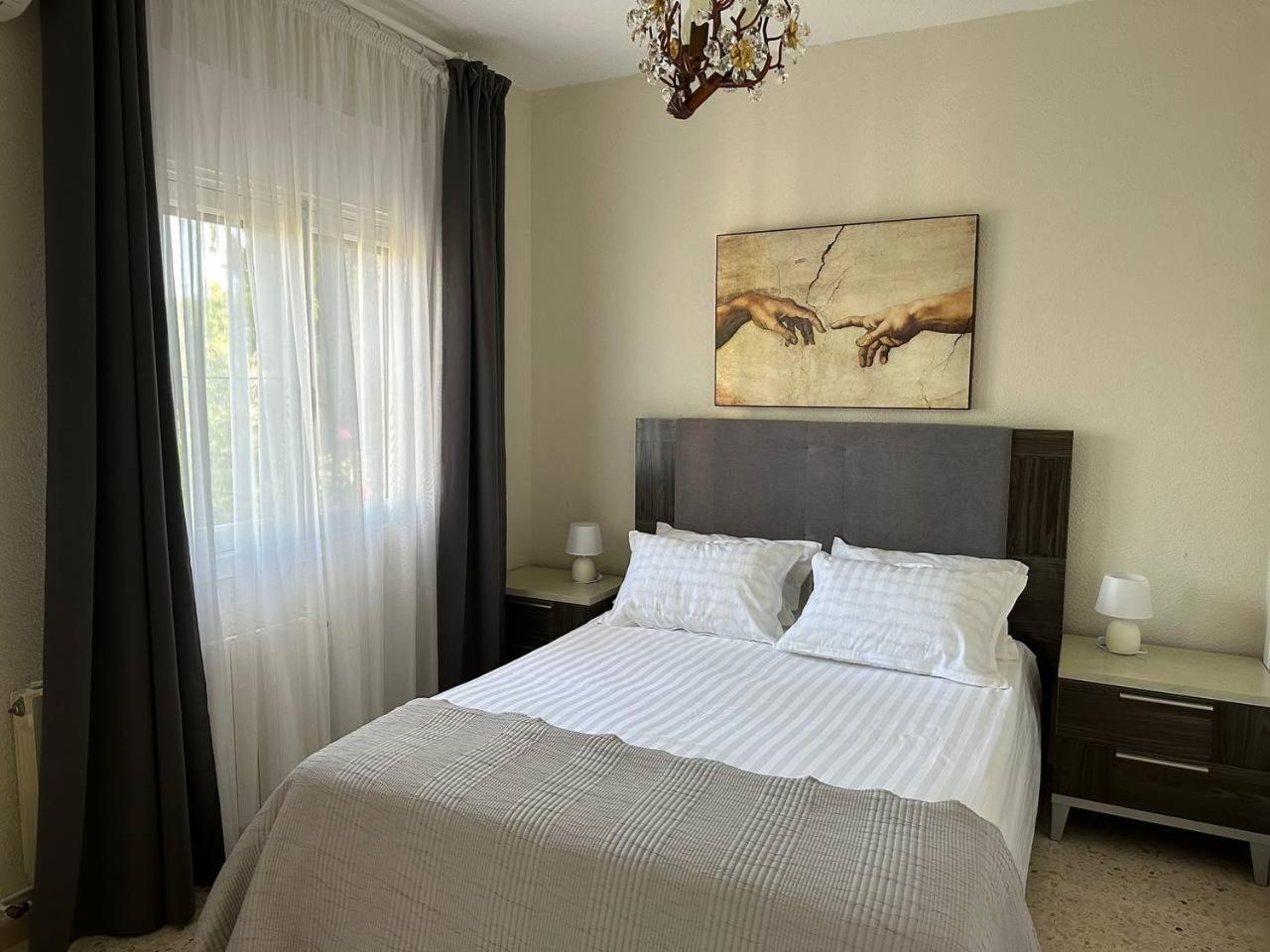 Chalet Los Almendros con piscina privada