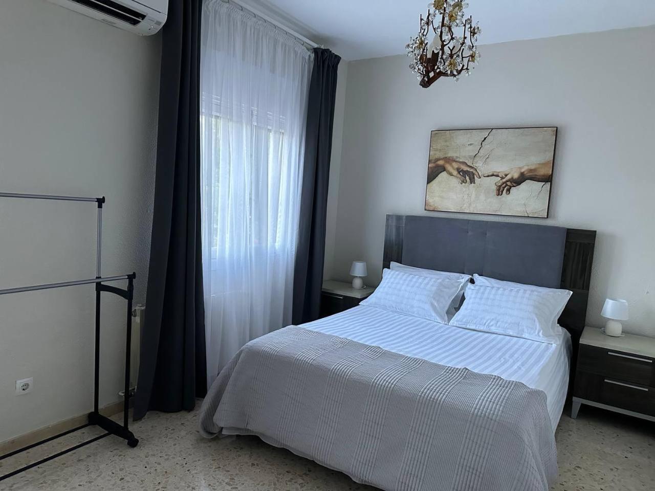 Chalet Los Almendros con piscina privada