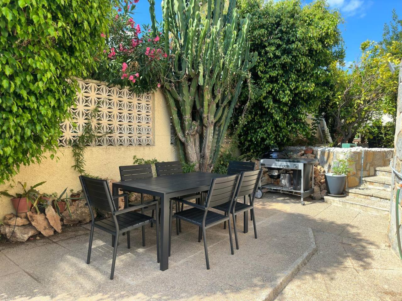 Chalet Los Almendros con piscina privada