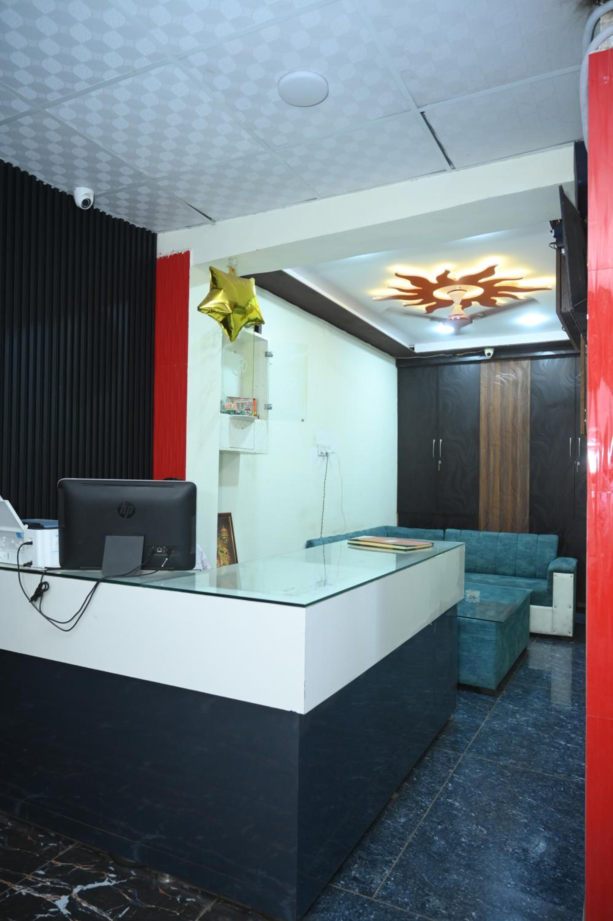 Hotel Royal 9 view 3