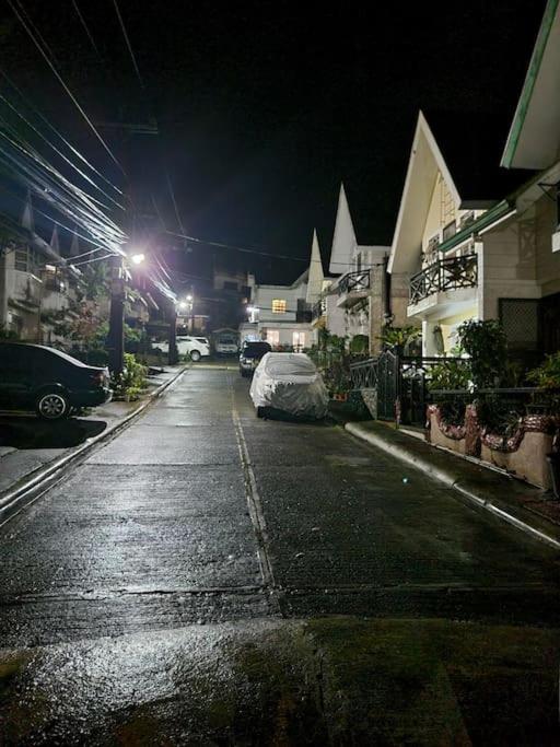 Bed and Breakfast Small Cozy Room with Balcony, T&B, Fast WiFi, Netflix view 4