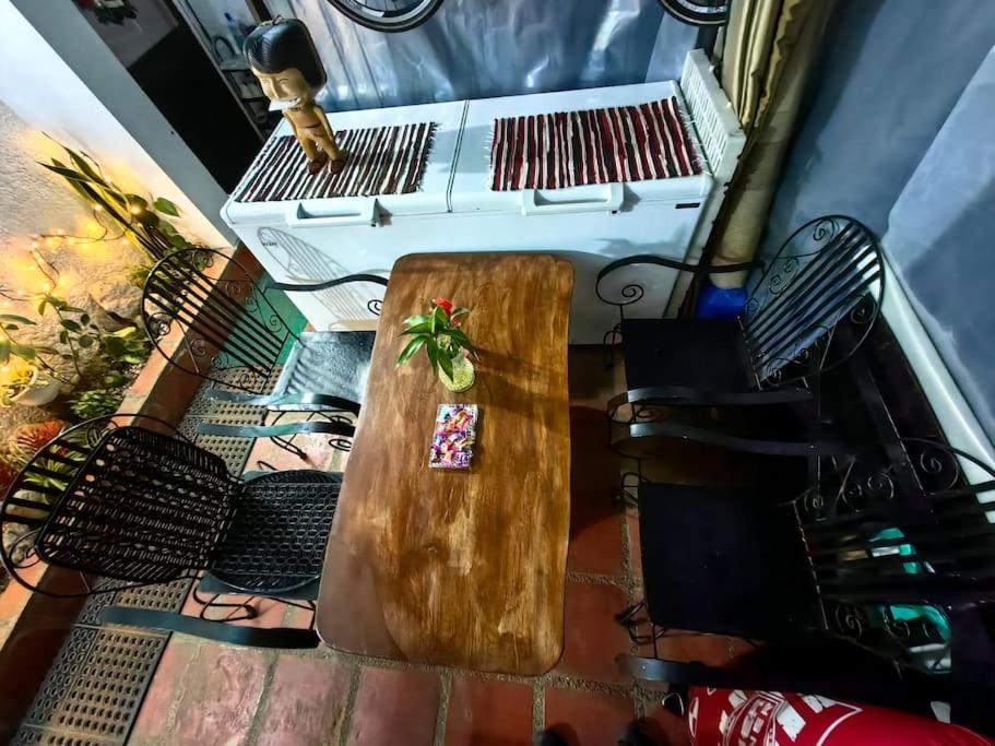 Bed and Breakfast Small Cozy Room with Balcony, T&B, Fast WiFi, Netflix view 2