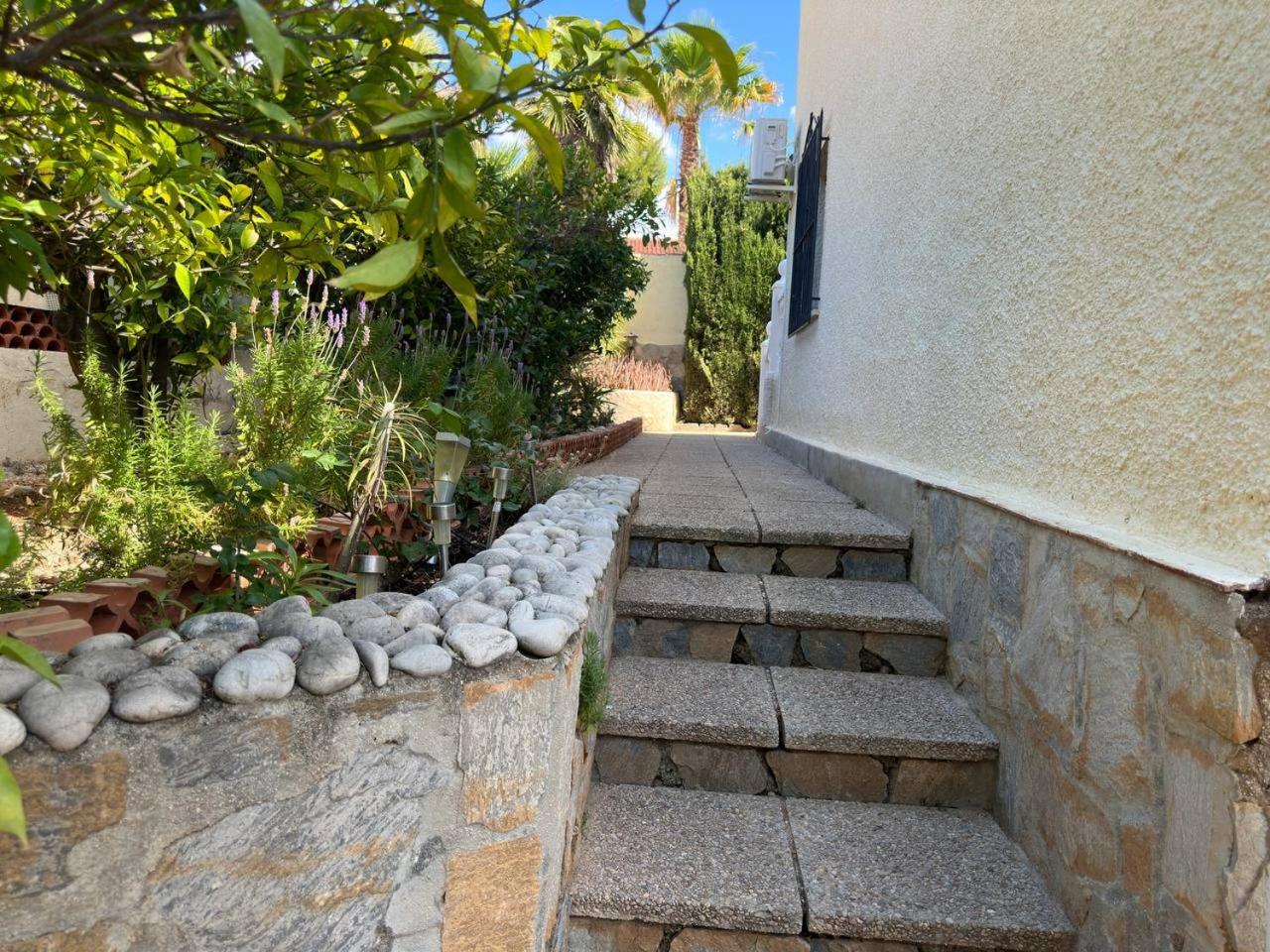 Chalet Los Almendros con piscina privada