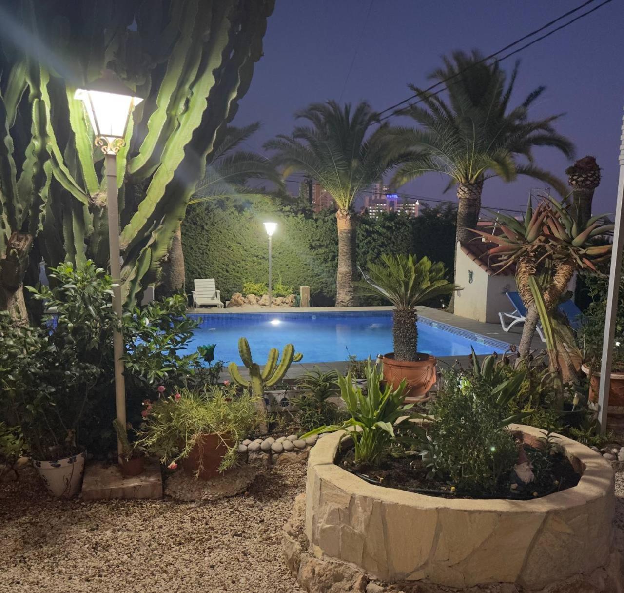 Chalet Los Almendros con piscina privada