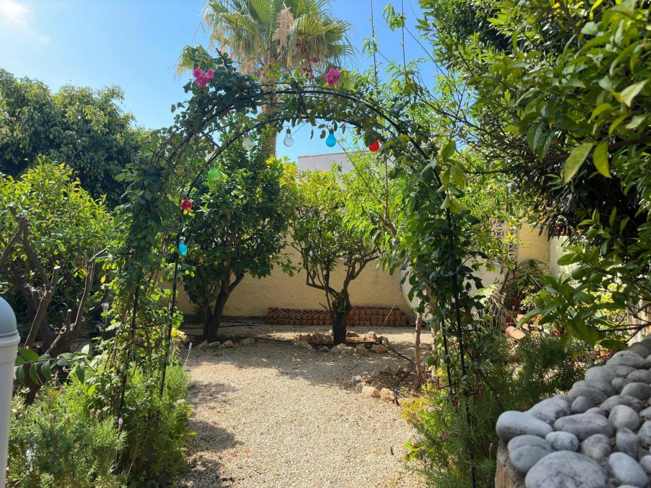 Chalet Los Almendros con piscina privada