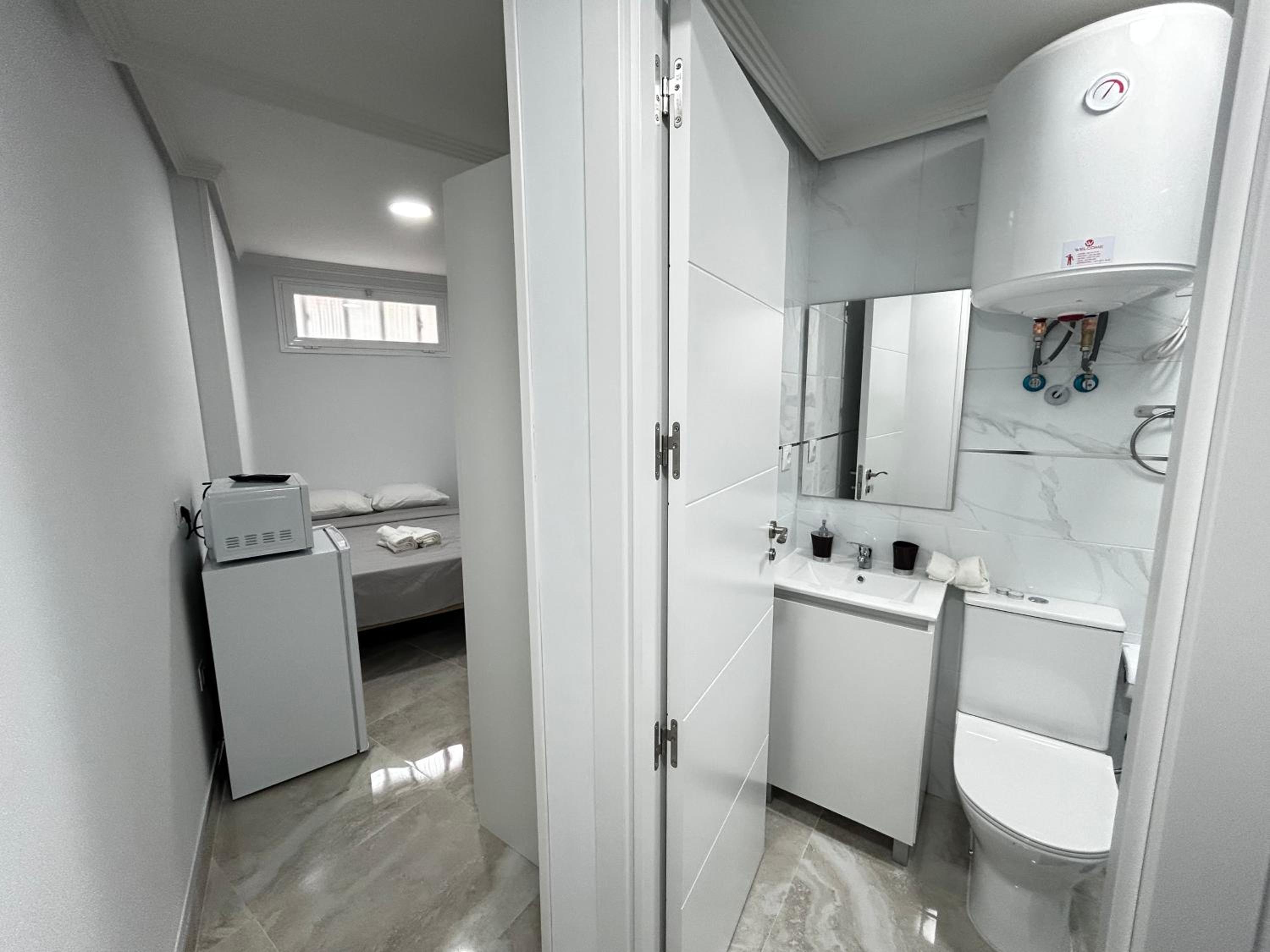 Habitaciónes doble con baño privado en el centro de Madrid photo 3