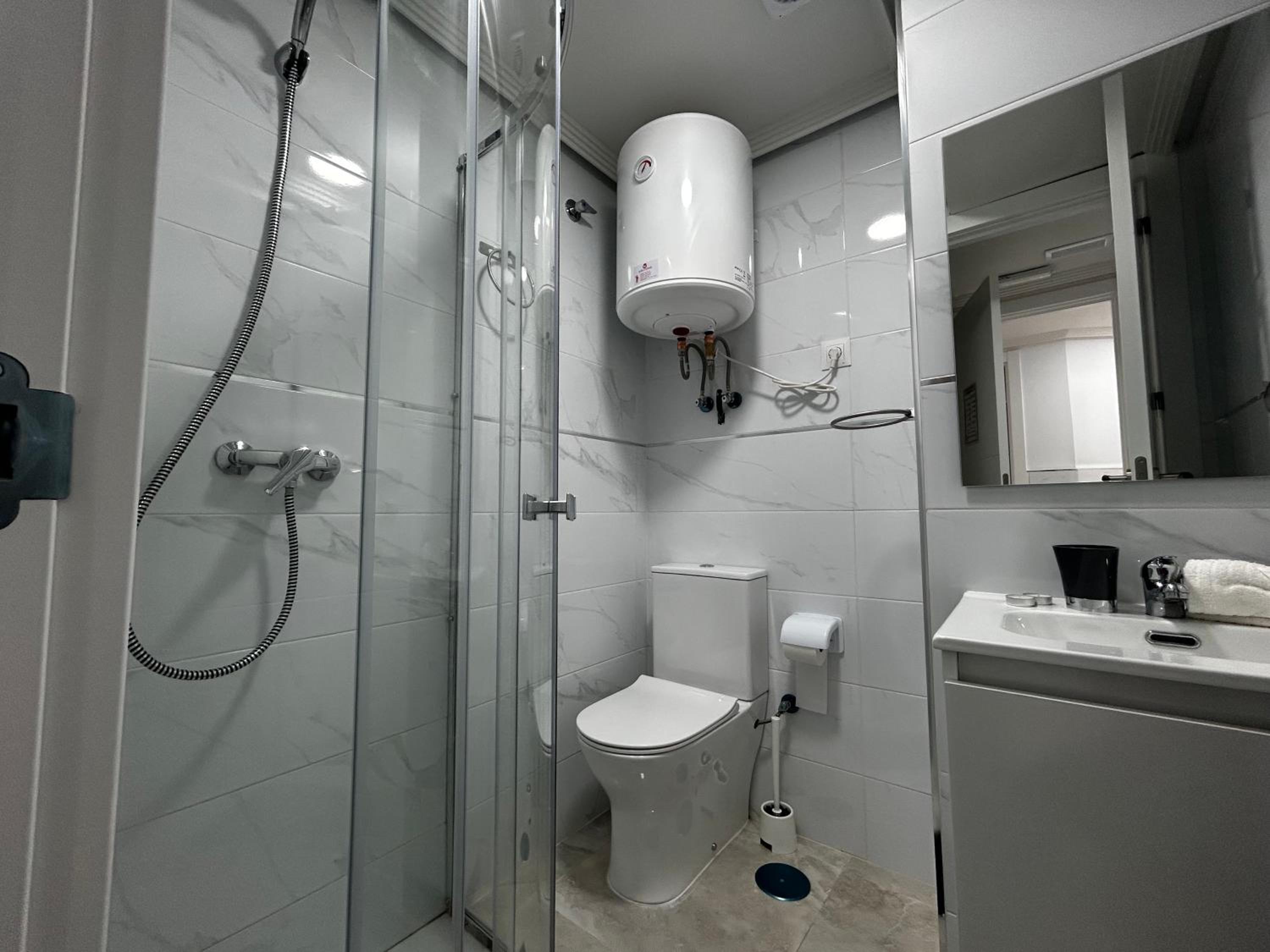Habitaciónes doble con baño privado en el centro de Madrid photo 5