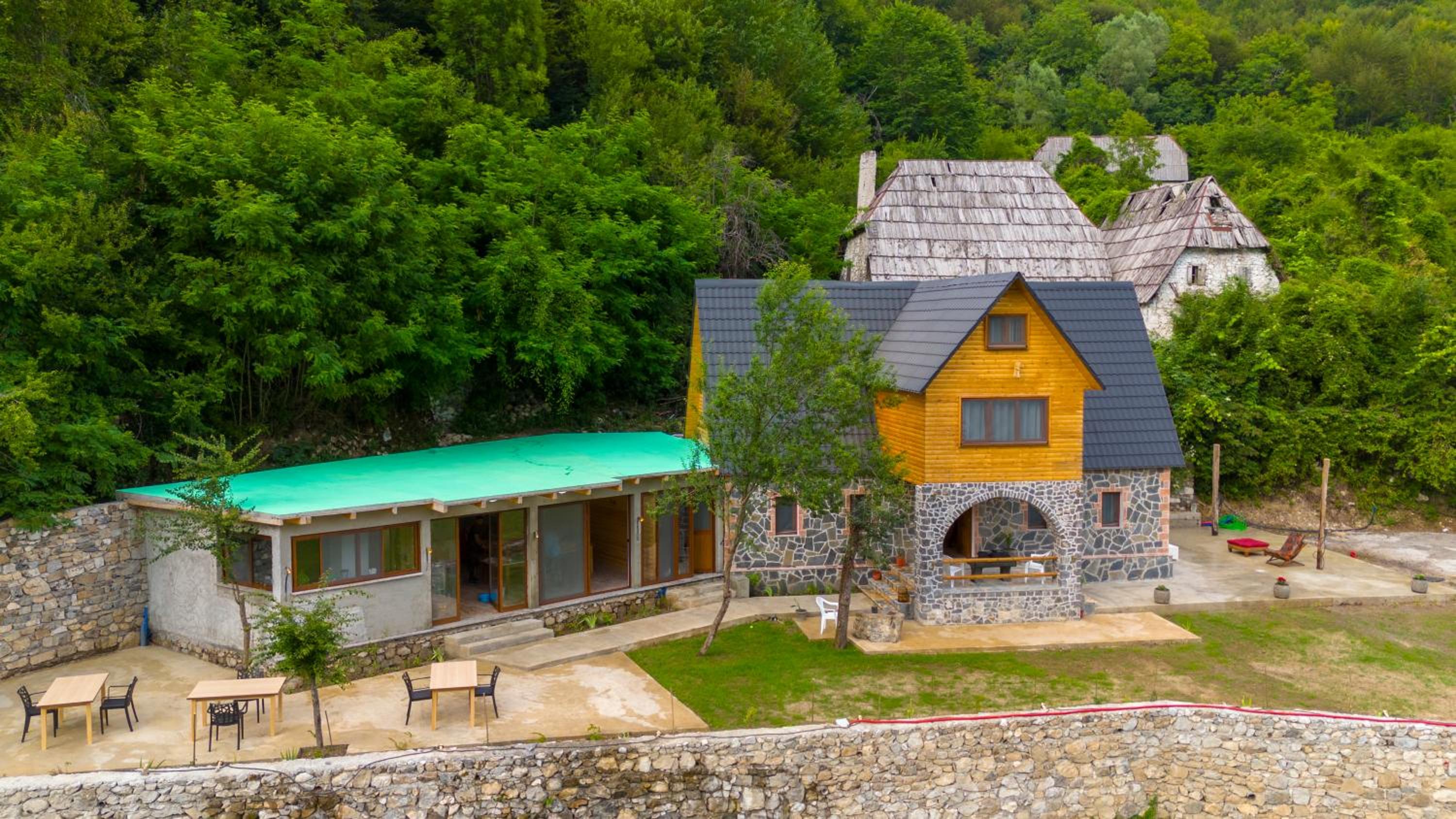 villa prelatheth