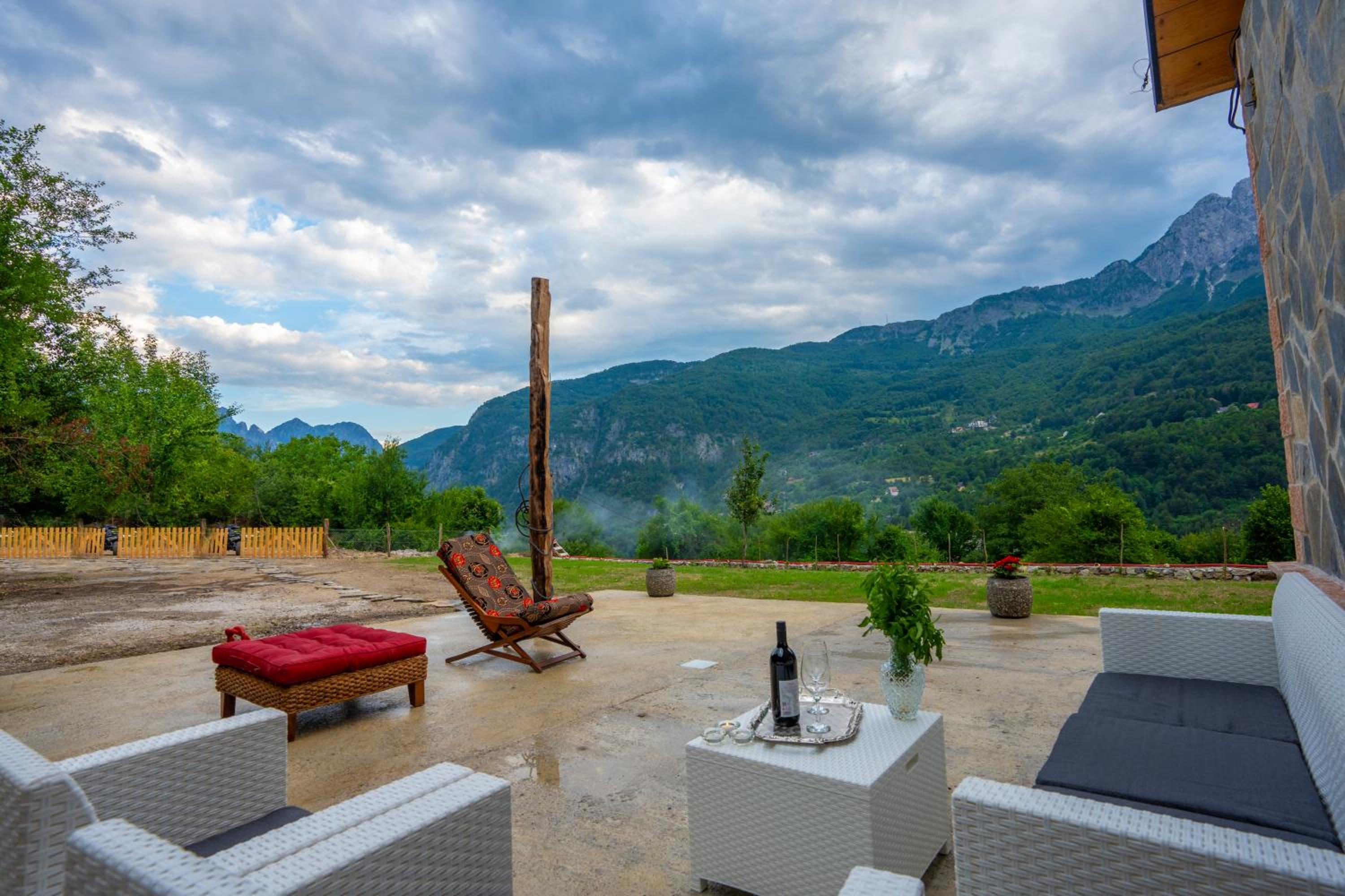 villa prelatheth