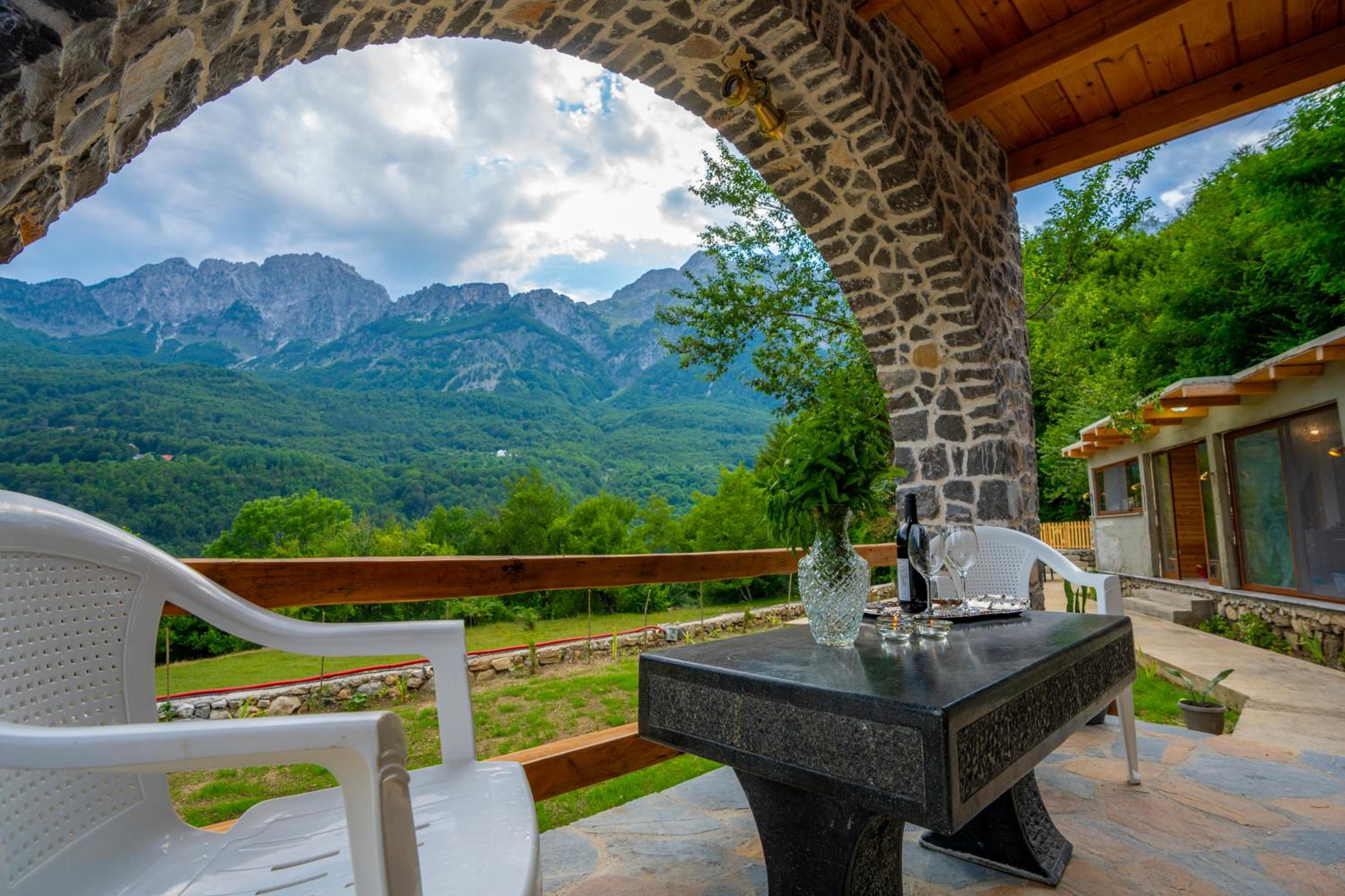 villa prelatheth