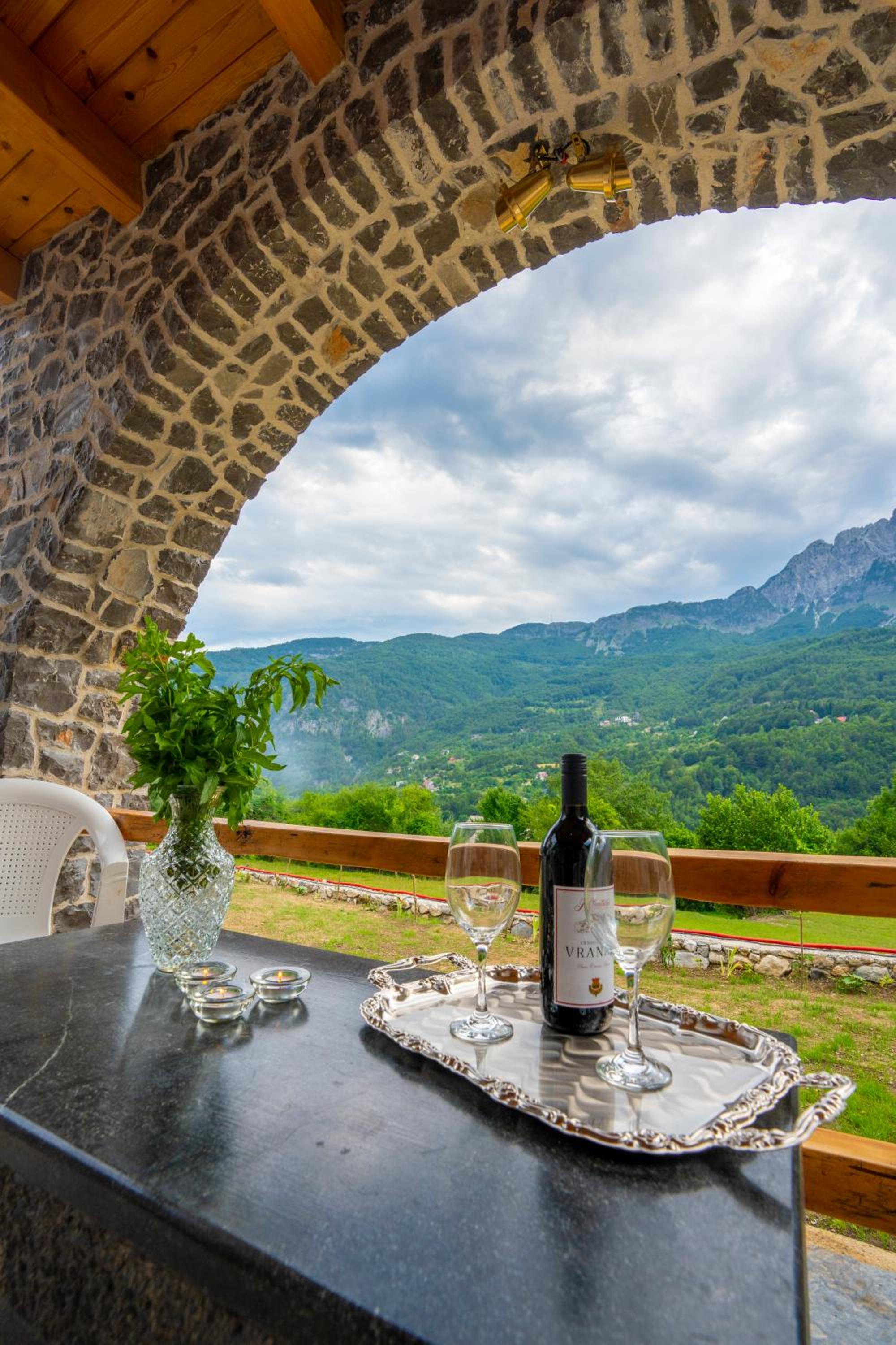 villa prelatheth