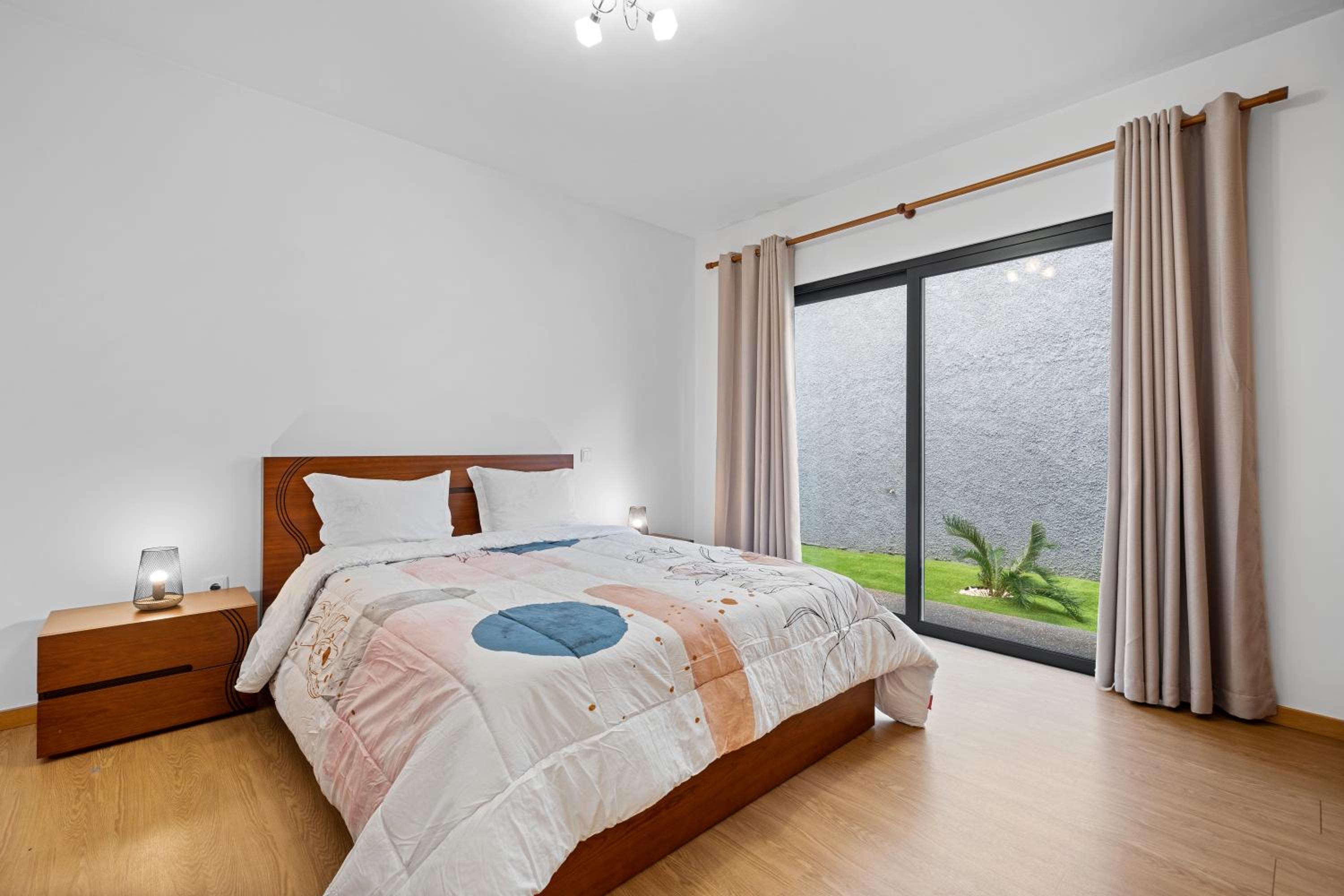 Calheta Paradise Holiday Home - Free Parking & Views