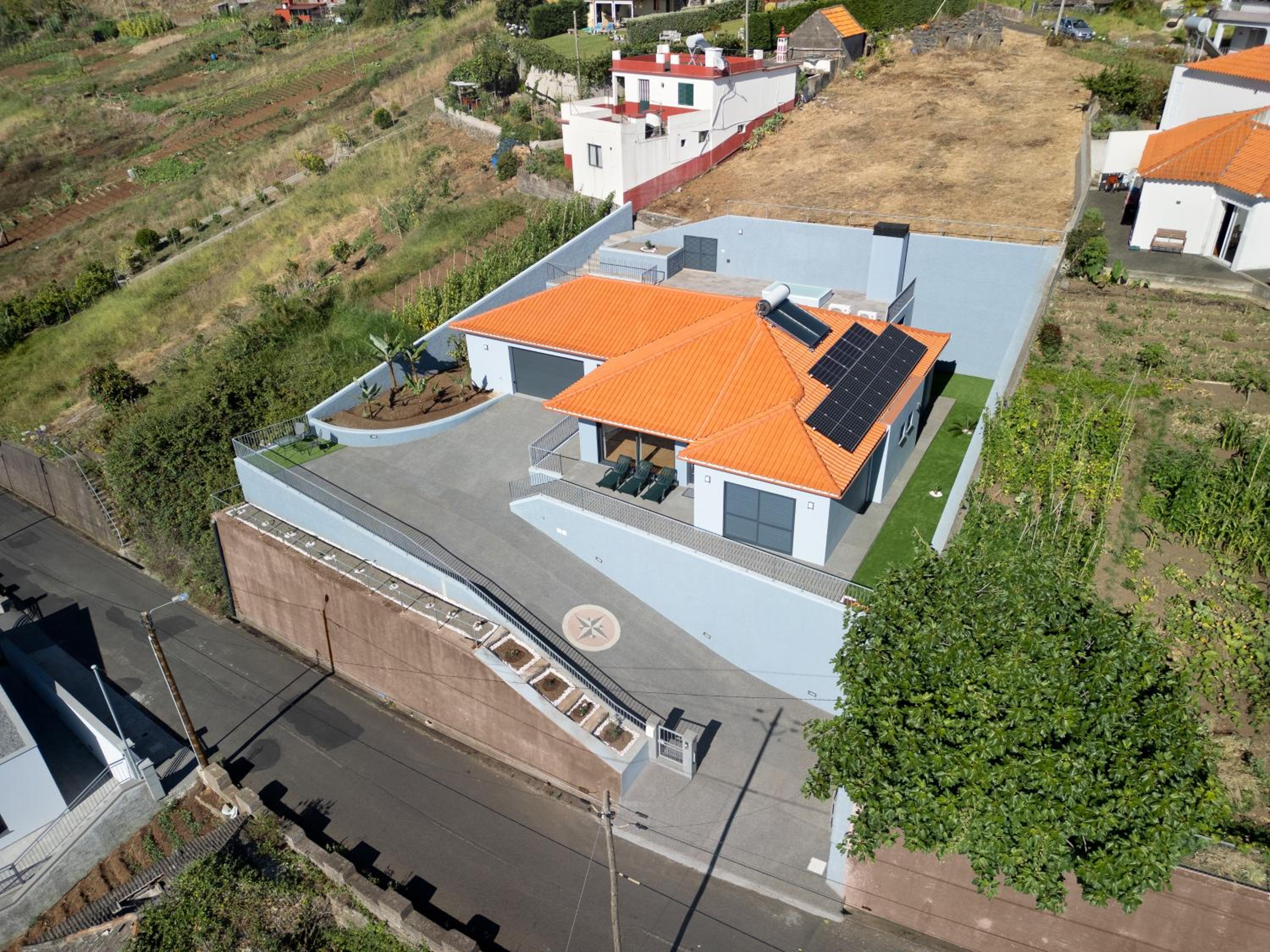 Calheta Paradise Holiday Home - Free Parking & Views