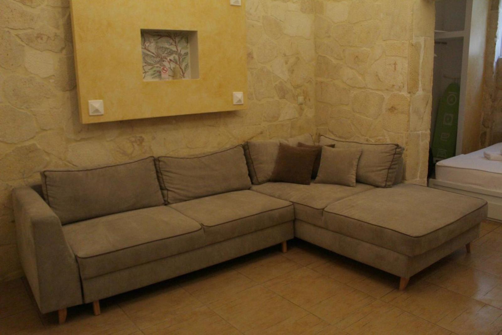 HOUSE ALLA