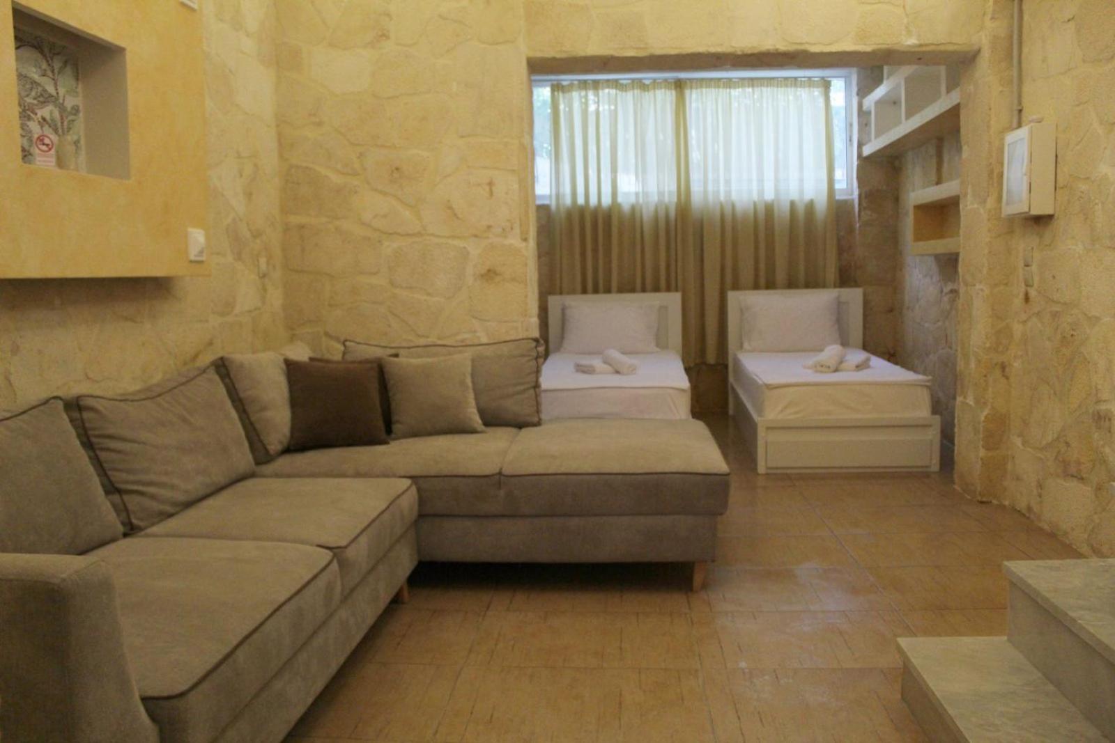 HOUSE ALLA