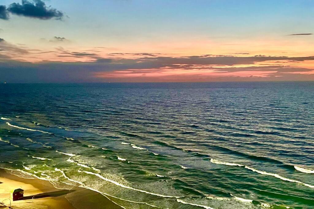 Beach Front Apartment Panoramic View High Level With Parking and More view 2